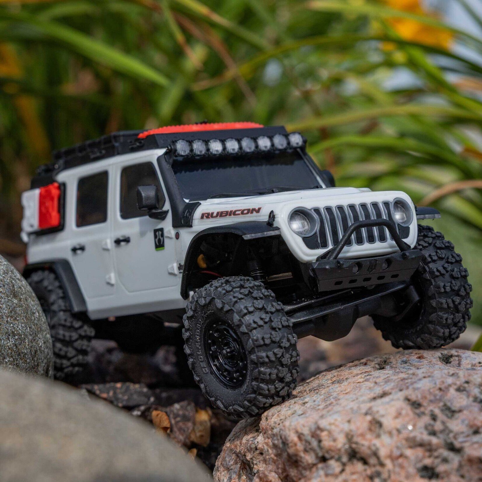 Axial AXI-2261T2 - 1/30 SCX30 Jeep Wrangler JLU 4X4 RTR - White