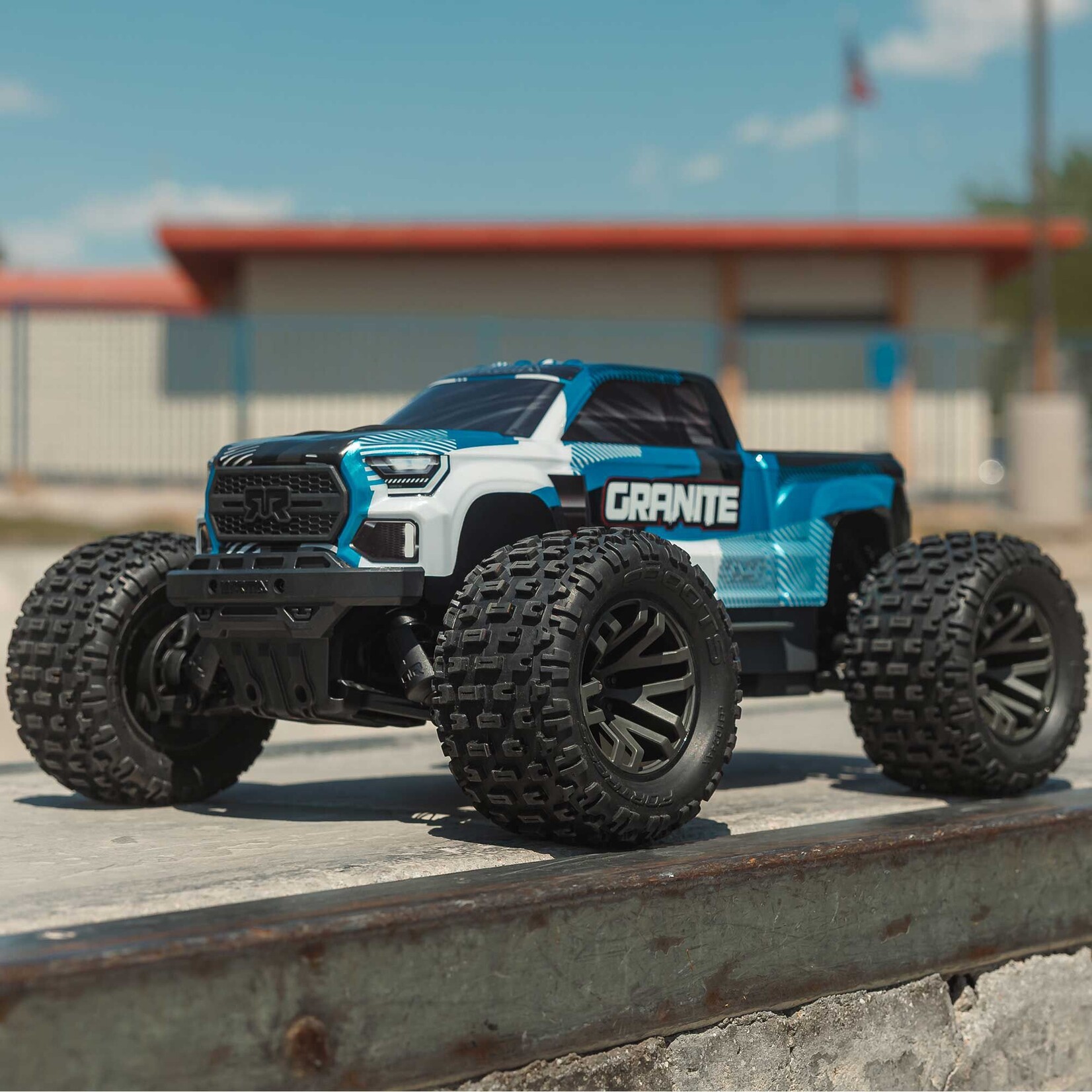 Arrma ARA4302V4T1 1:10 Granite 4x4 223S BLX Brushless Monster Truck RTR w/DSC Blue