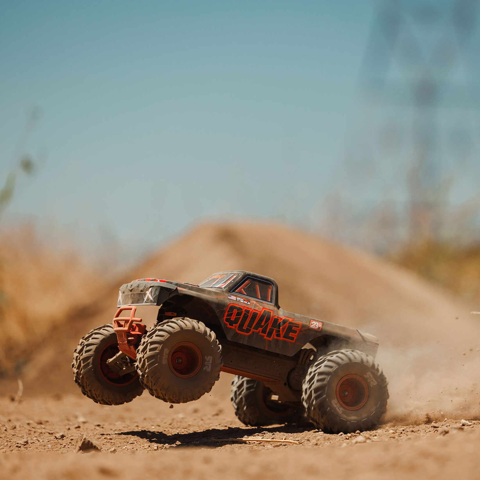 Arrma ARA3537T1 1:10 QUAKE 223S DSC 2WD RTR Brushless Monster Truck Red