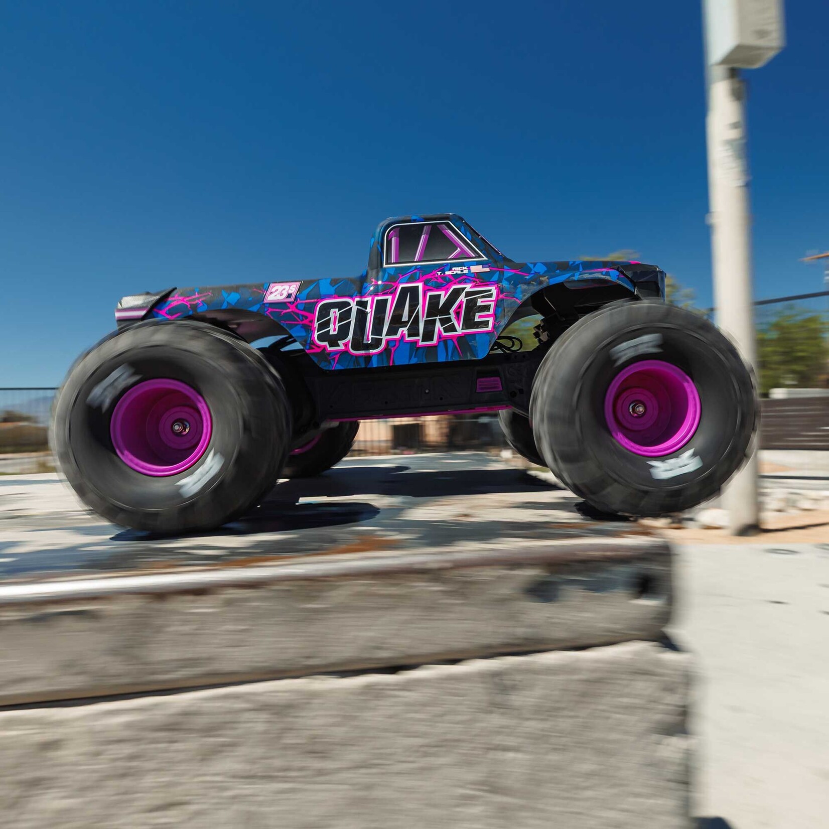 Arrma ARA3537T3 1:10 QUAKE 223S DSC 2WD RTR Brushless Monster Truck Purple