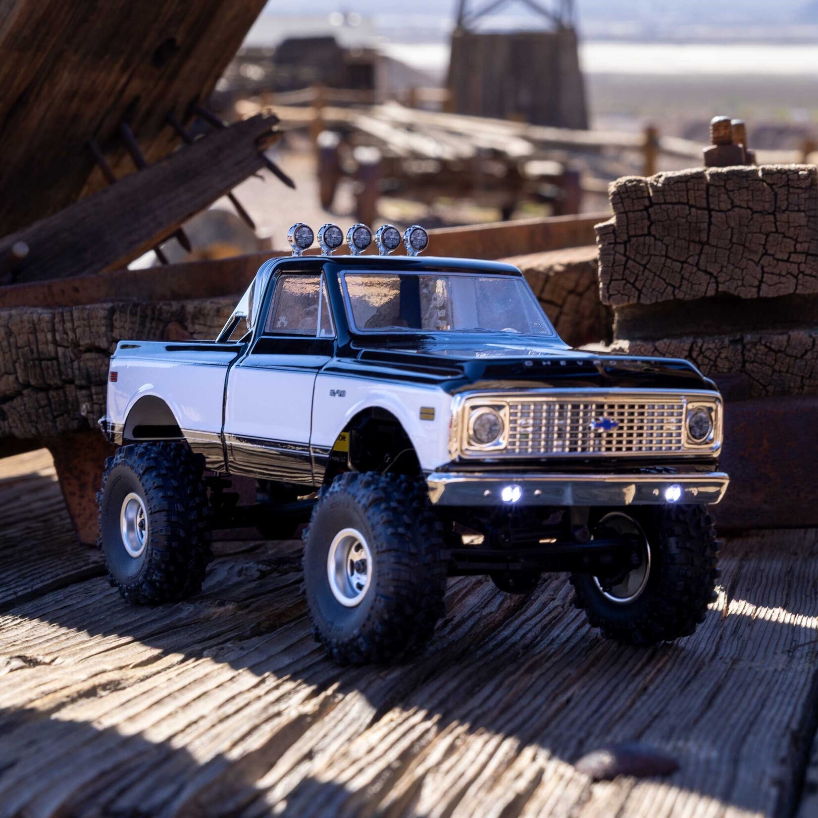 Axial AXI-3408T1 1:24 SCX24 1967-1972 Chevrolet C10 4WD Truck RTR Black