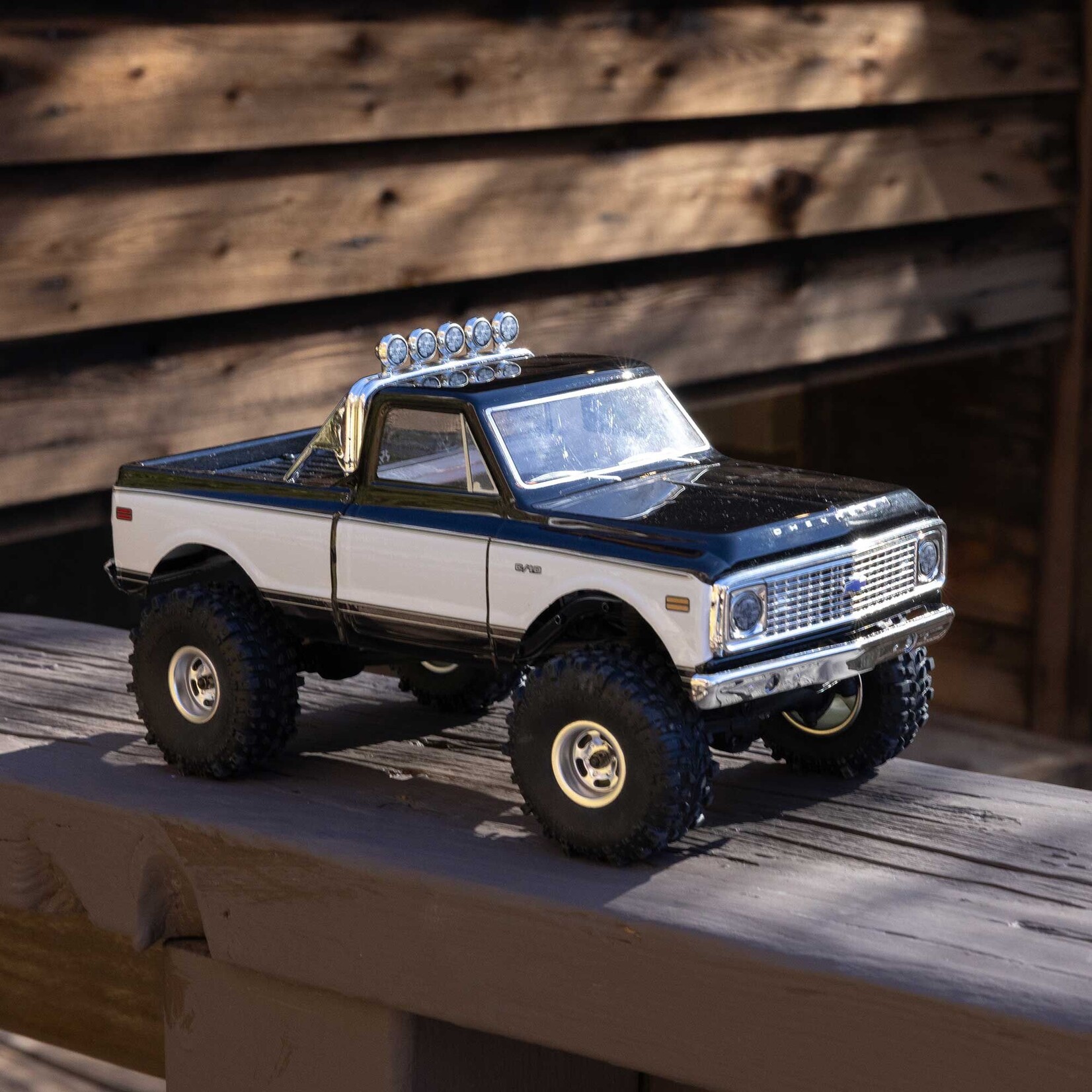 Axial AXI-3408T1 1:24 SCX24 1967-1972 Chevrolet C10 4WD Truck RTR Black