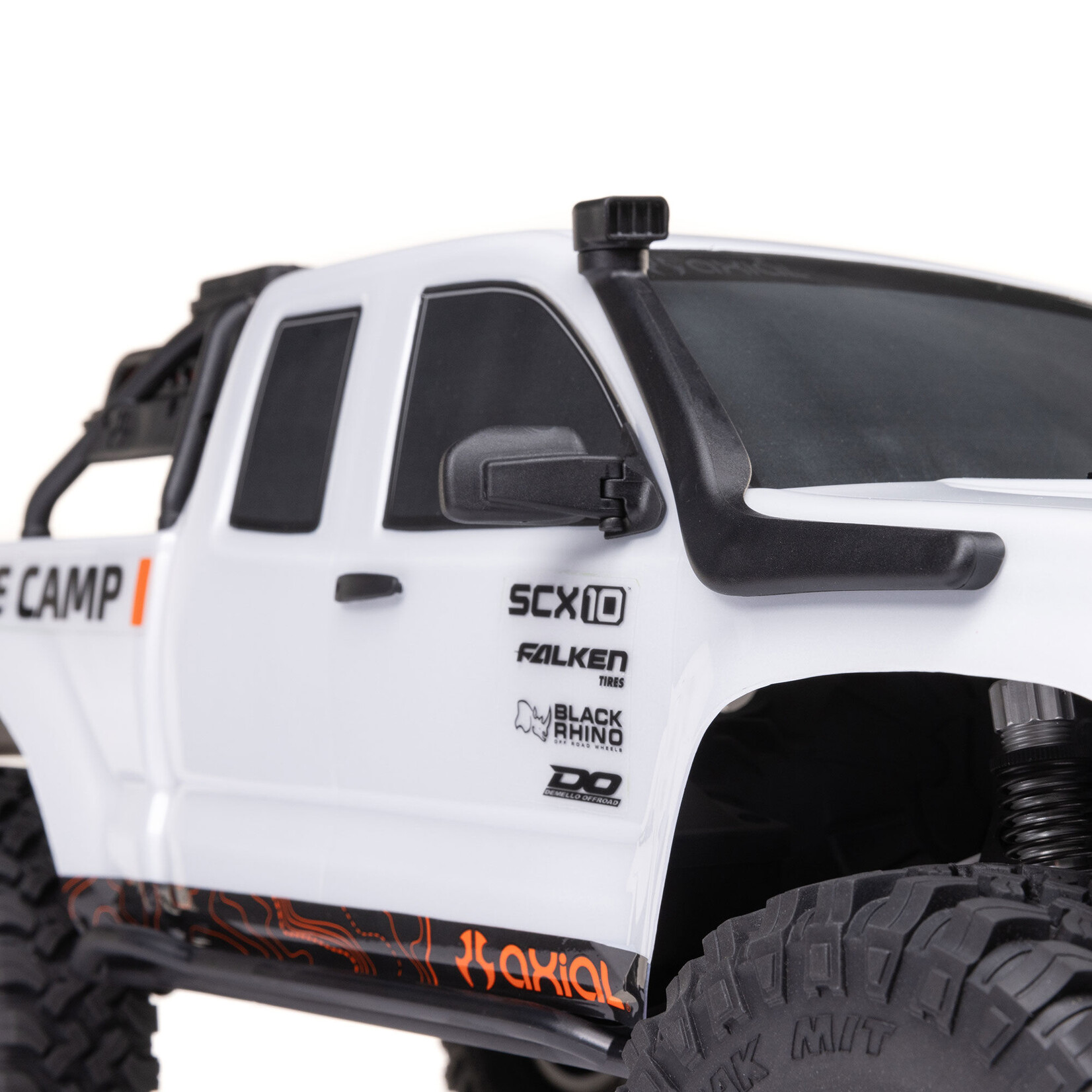 Axial AXI-1375T1 1:10 SCX10 III Base Camp 4X4 Rock Crawler Brushed RTR White