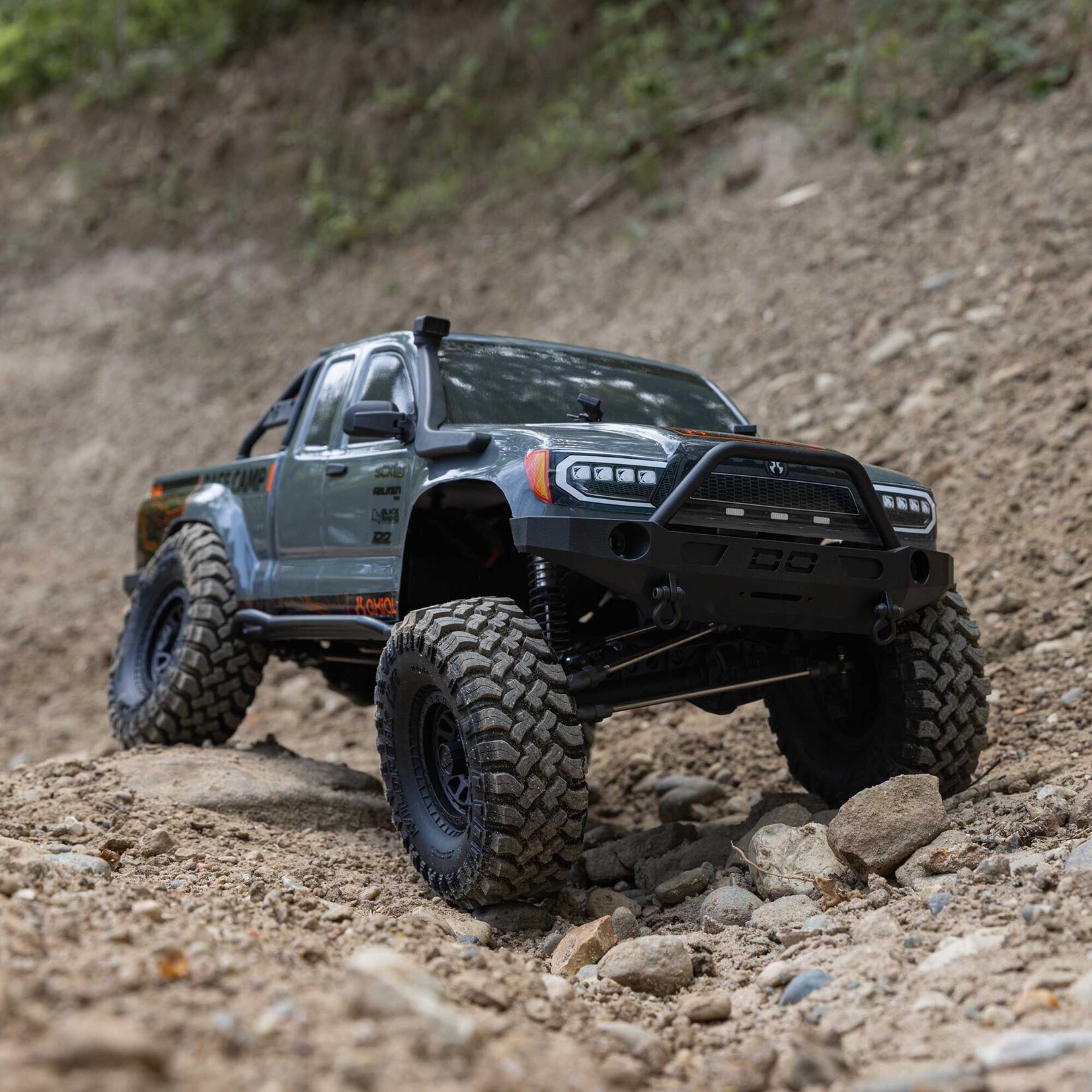 Axial AXI-1375T2 1:10 SCX10 III Base Camp 4X4 Rock Crawler Brushed RTR Gray