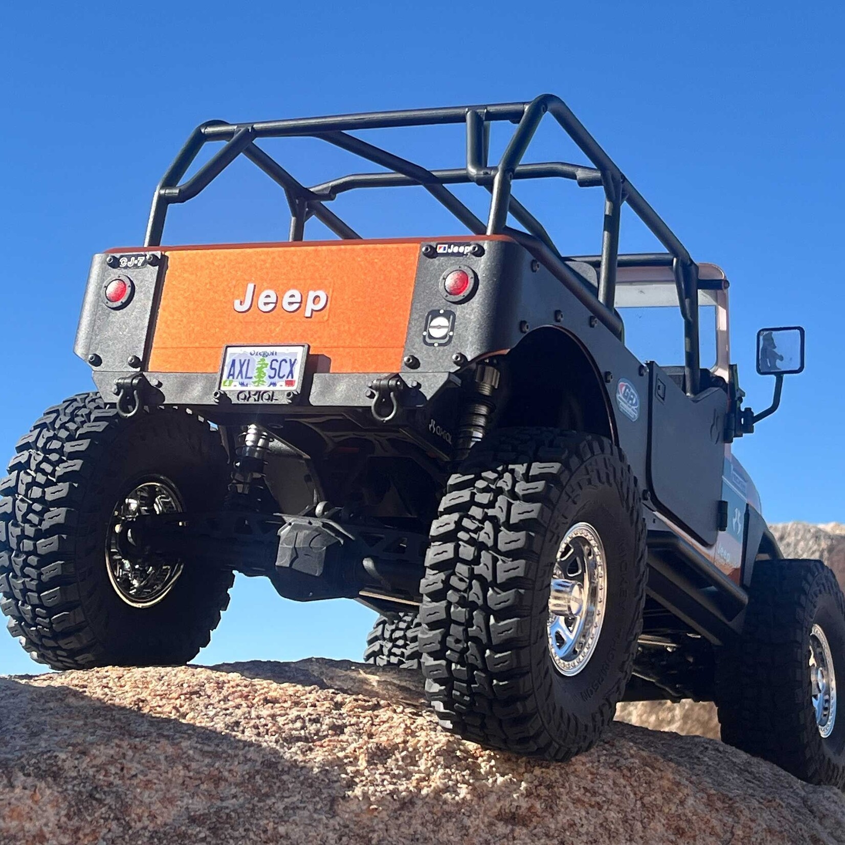 Axial AXI03008V2T2 1:10 SCX10 III Jeep CJ-7 4X4 RTR Brushed Rock Crawler Copper