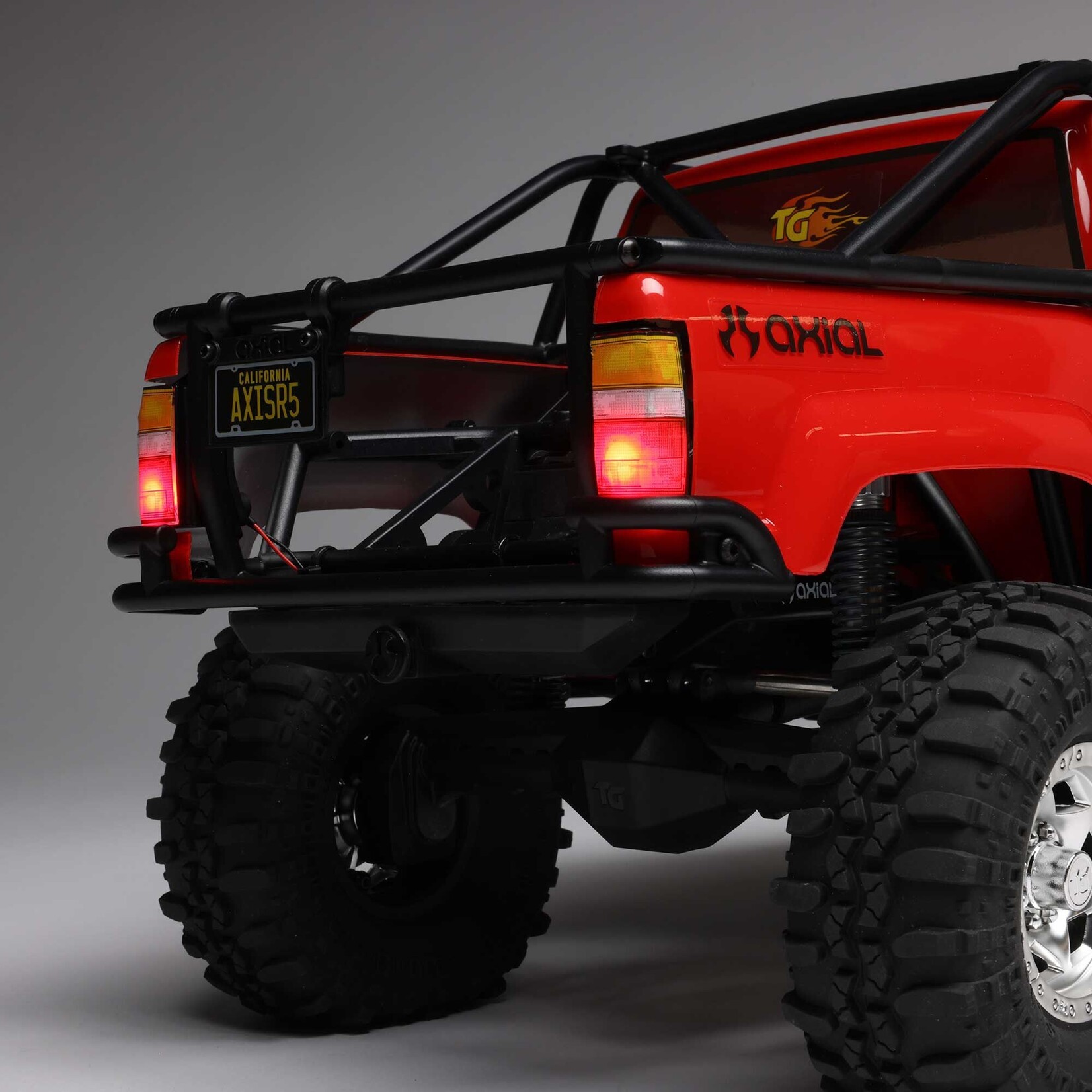 Axial AXI-2062T2 1:10 SCX10 III 1987 Toyota SR5 4X4 RTR Brushed Rock Crawler Red