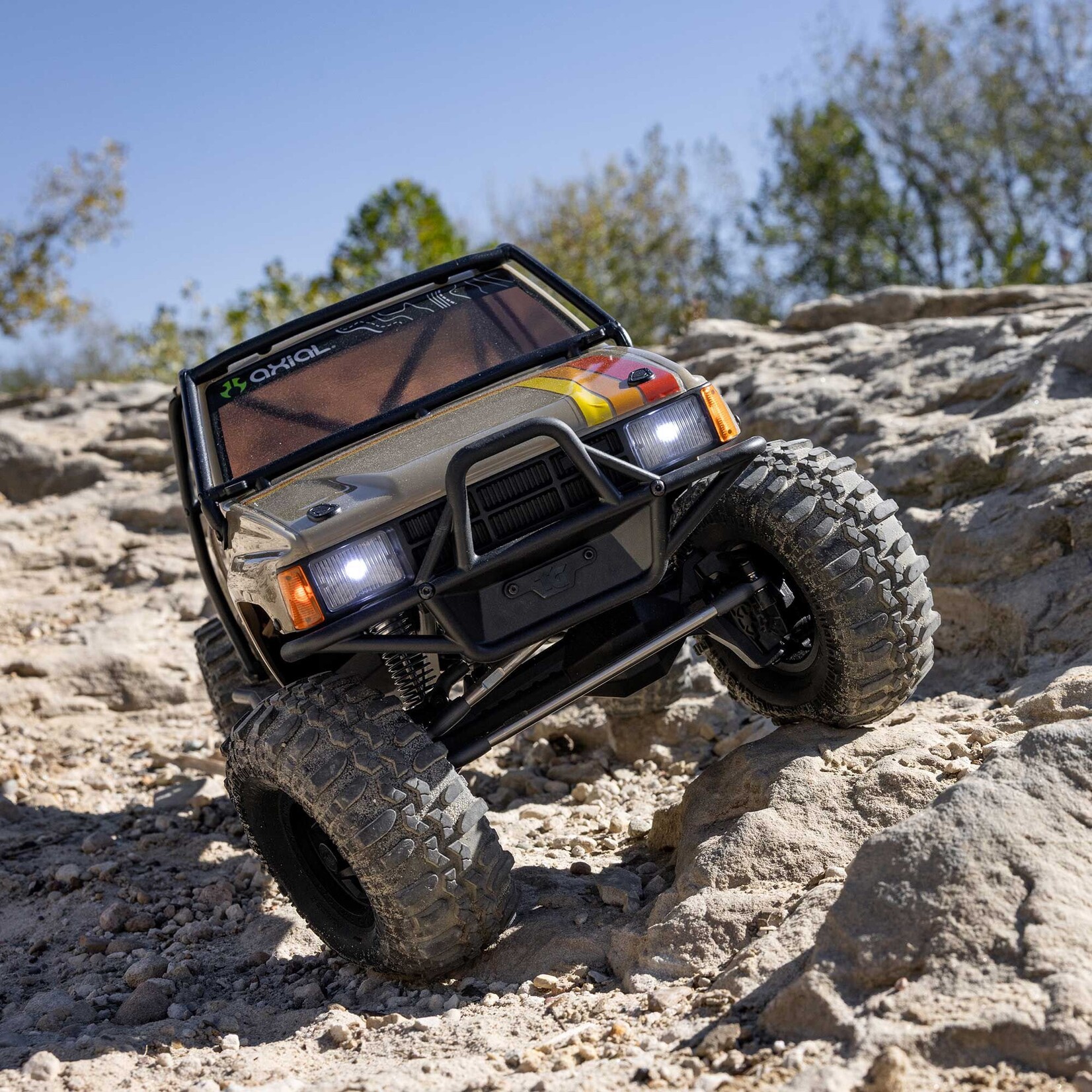 Axial AXI-2062T1 1:10 SCX10 III 1987 Toyota SR5 4X4 RTR Brushed Rock Crawler Tan