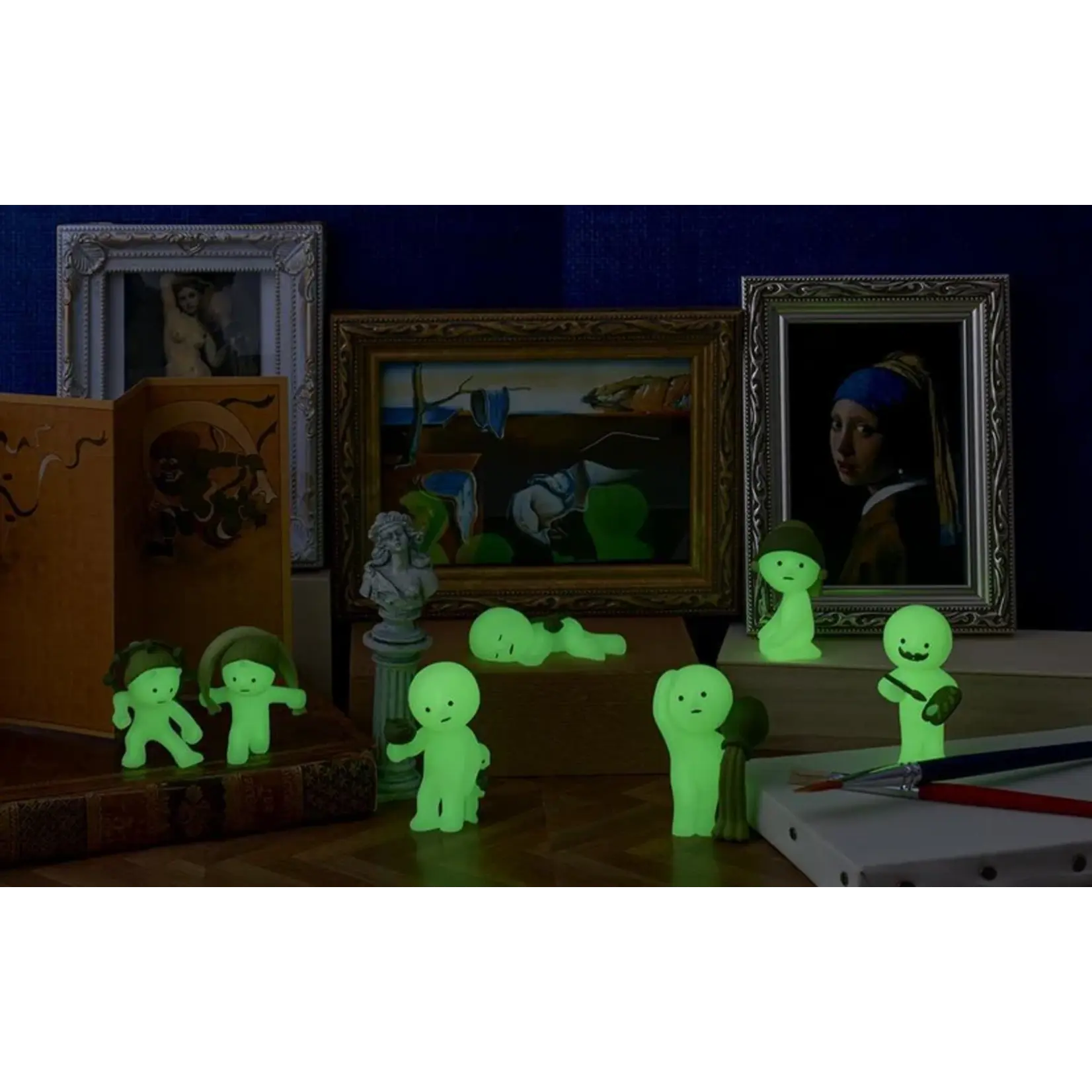 Dreams SMISKI Museum Series Mini Figure - 1 Piece