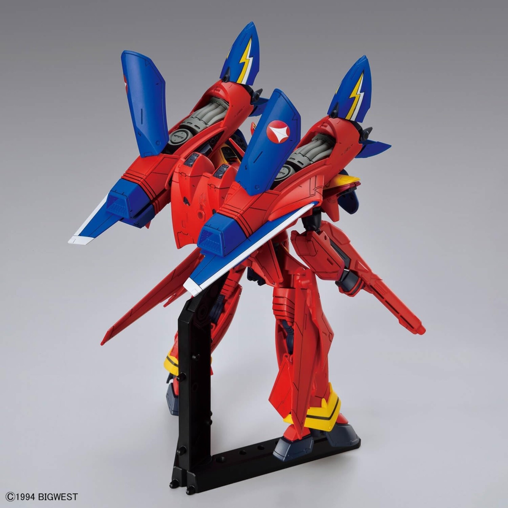 Bandai 2741376 - #05 VF-19 Custom Fire Valkyrie w/Sound Booster "Macross 7" HG
