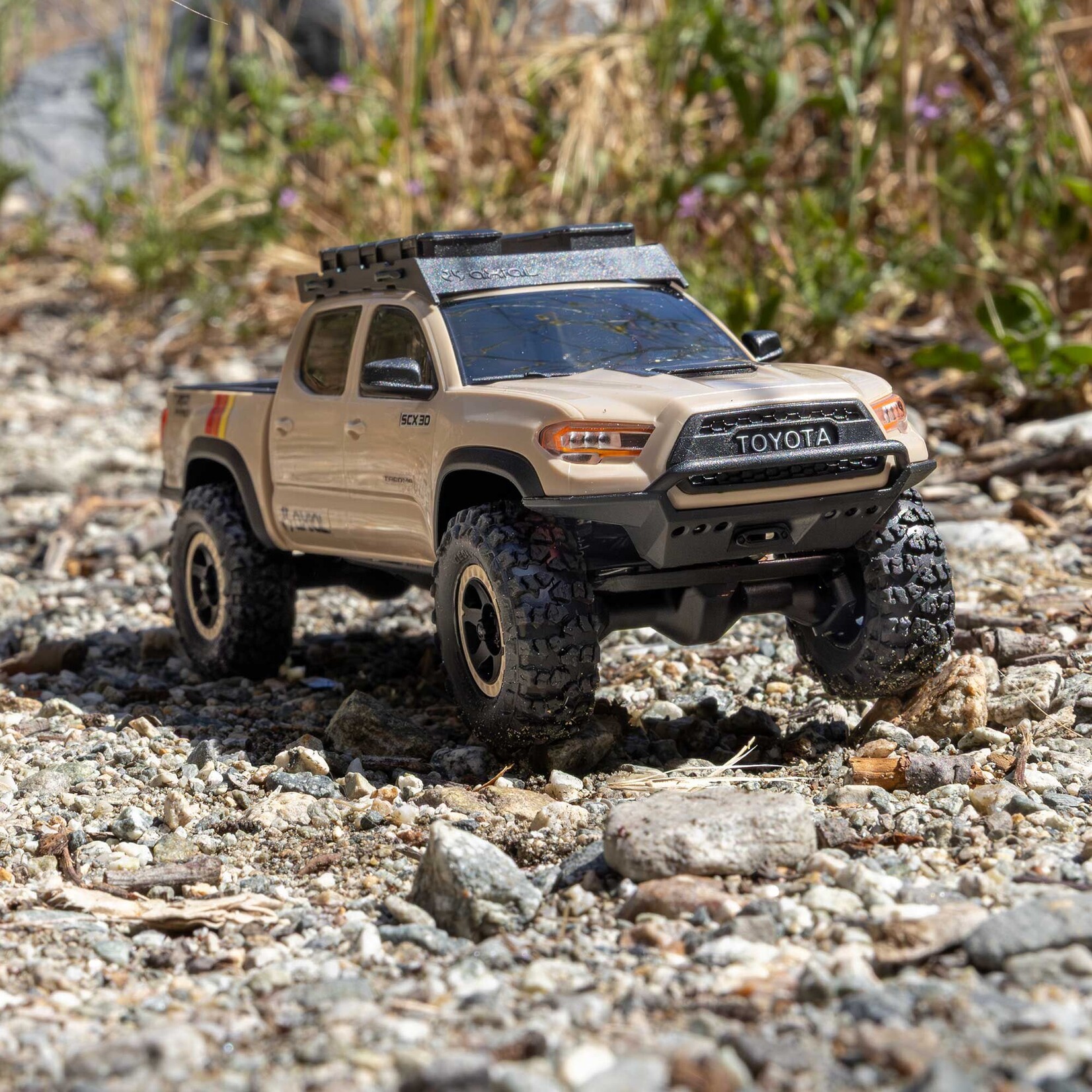 Axial AXI-3289T2 1:30 SCX30 Toyota Tacoma 4x4 RTR Brushed Rock Crawler Overland Edition