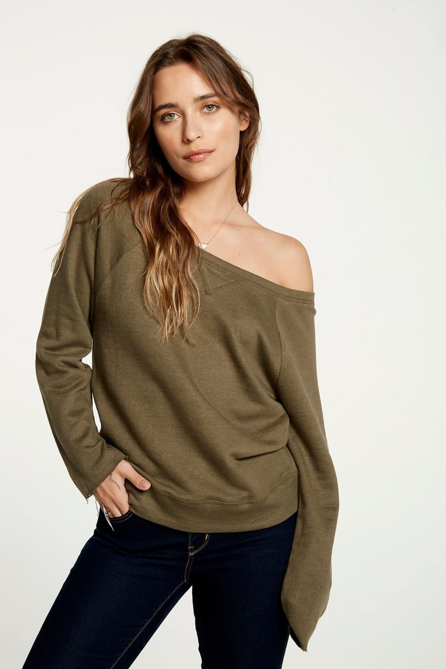 shoulderless sweatshirt