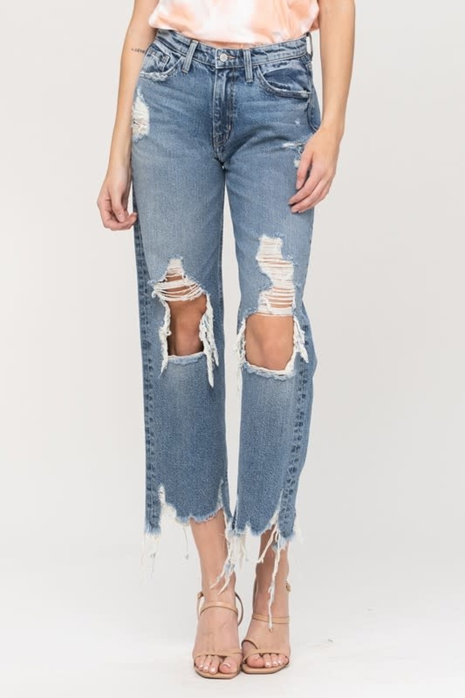 tattered high waisted jeans