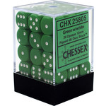 Chessex Opaque: 12mm D6 Green/White (36)