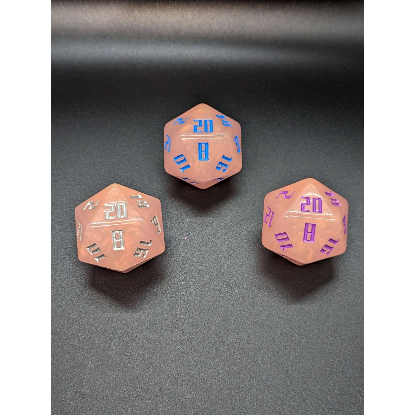 CLC Oversized Pink d20 MG34001