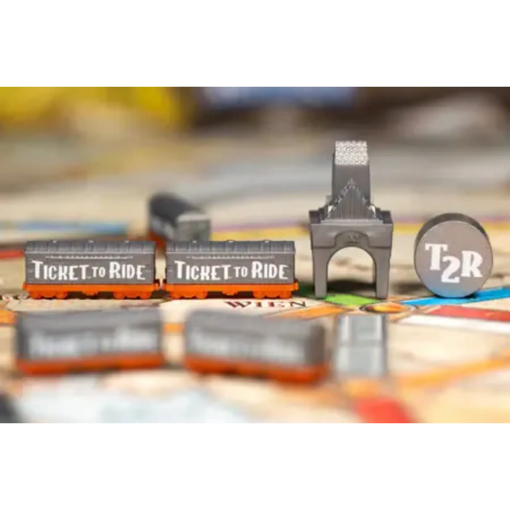 Days of Wonder Ticket to Ride 20th Anniversary Deluxe Train Set 7