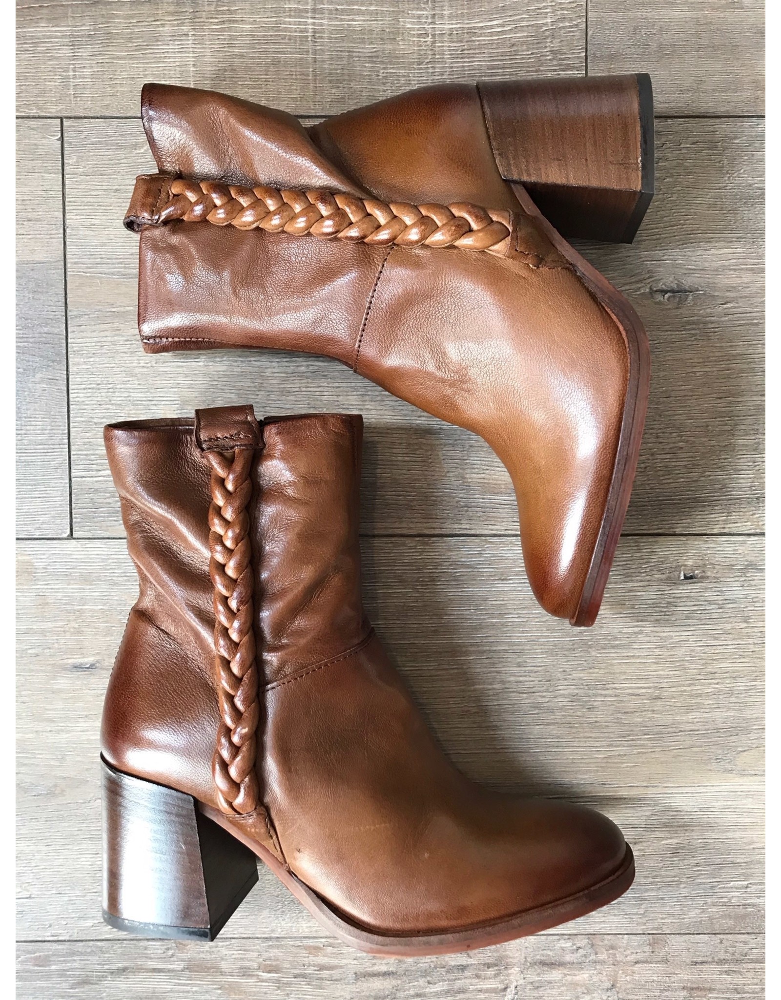 elle block heel boot