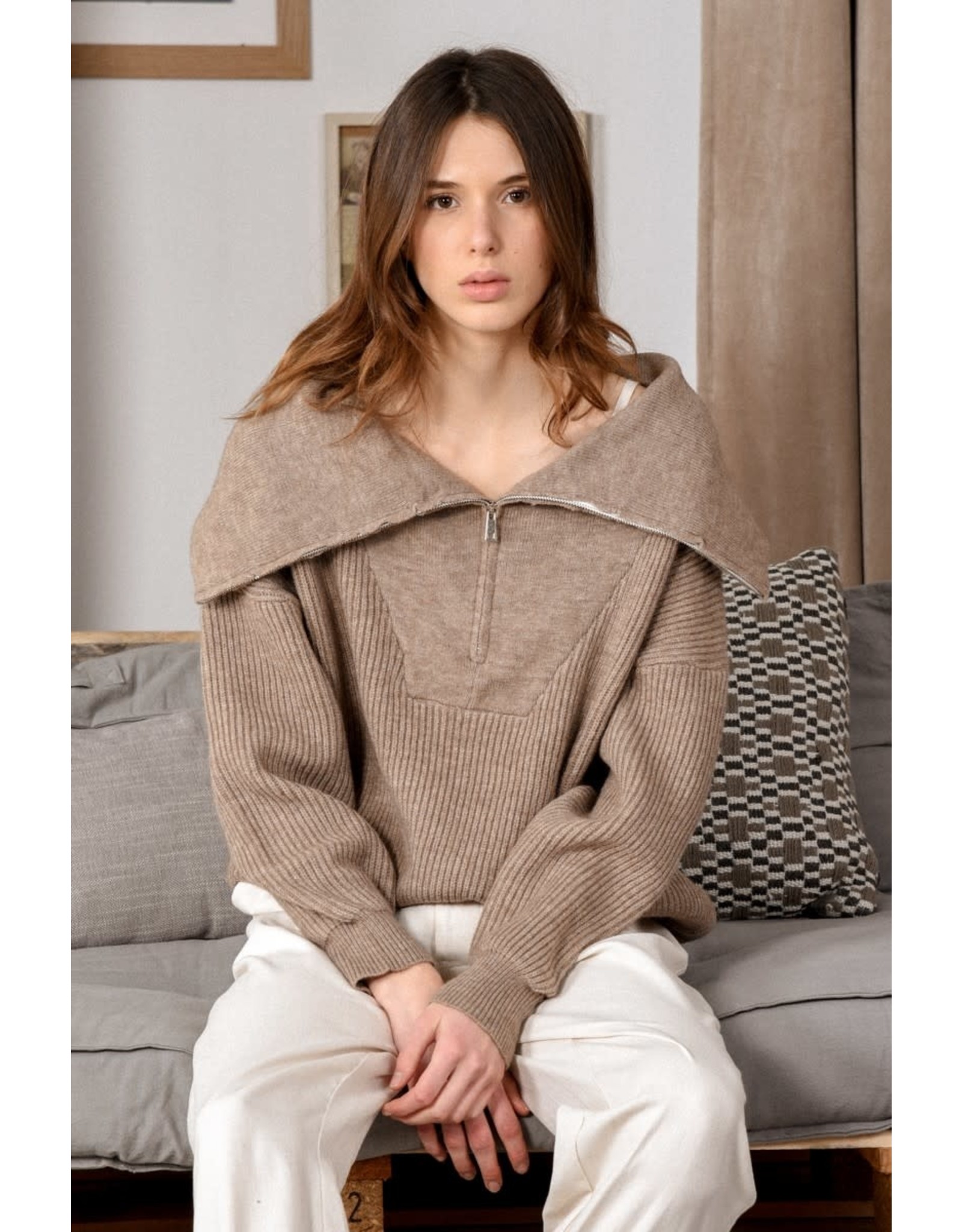 Molly Bracken Molly Bracken - Zip turtleneck sweater