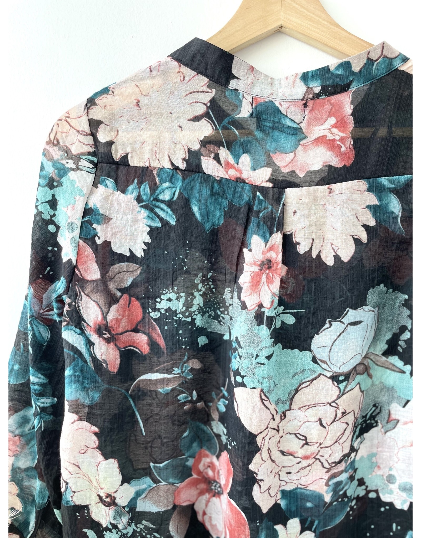 Papillon Papillon - Floral tab sleeve blouse
