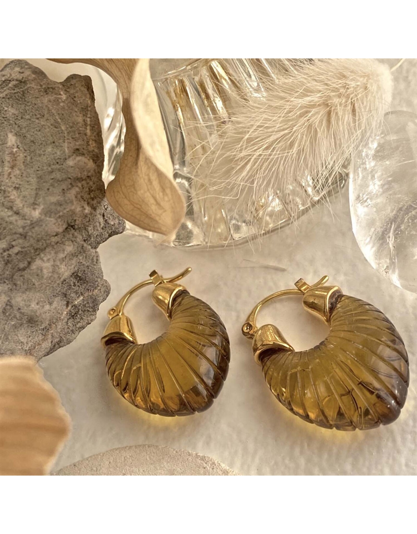 Pika & Bear Pika & Bear - Cyprus Vintage Resin Hinge Hoop Earrings in Amber