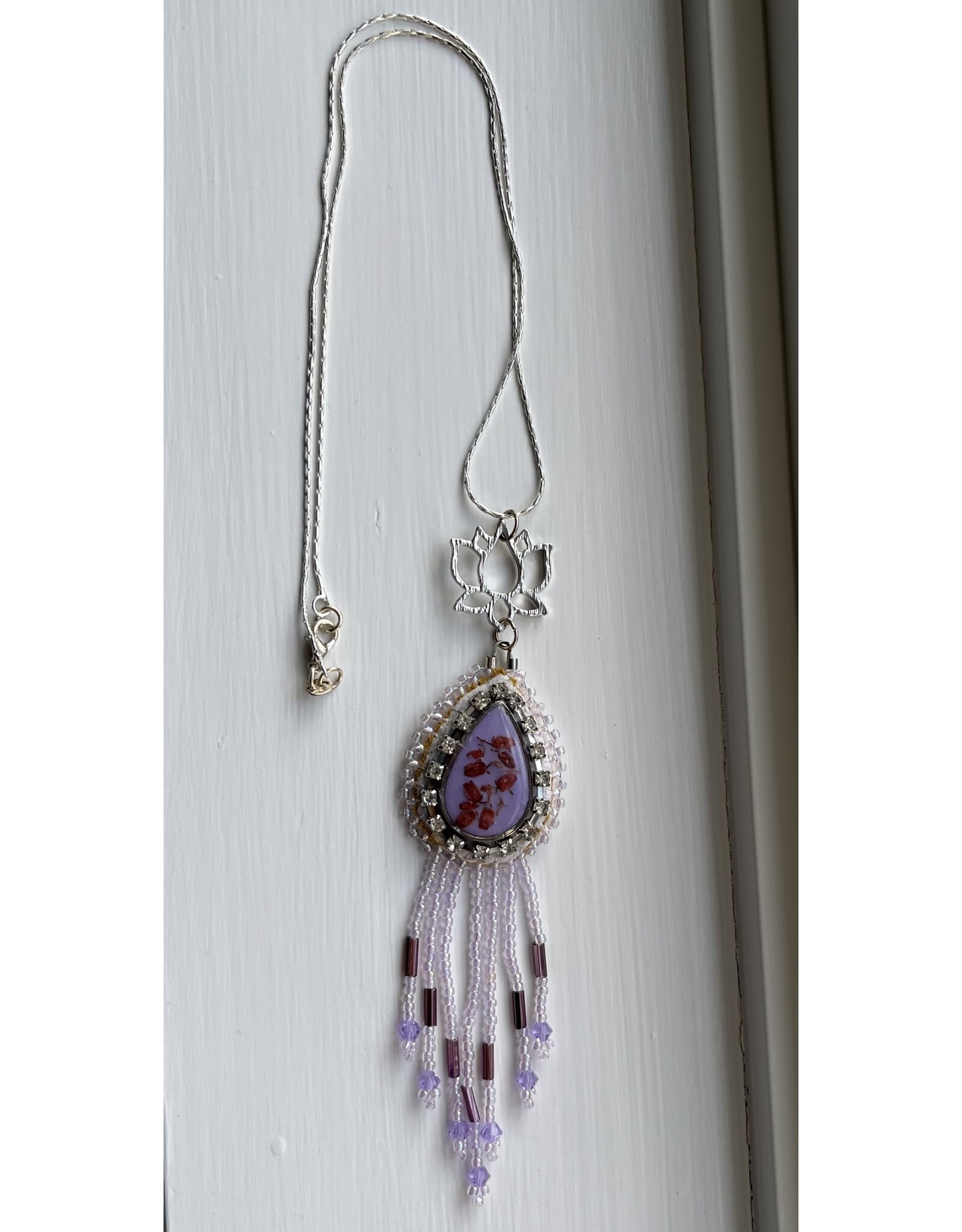 Indigediva Jewels Indigediva Jewels - Crystal flower necklace