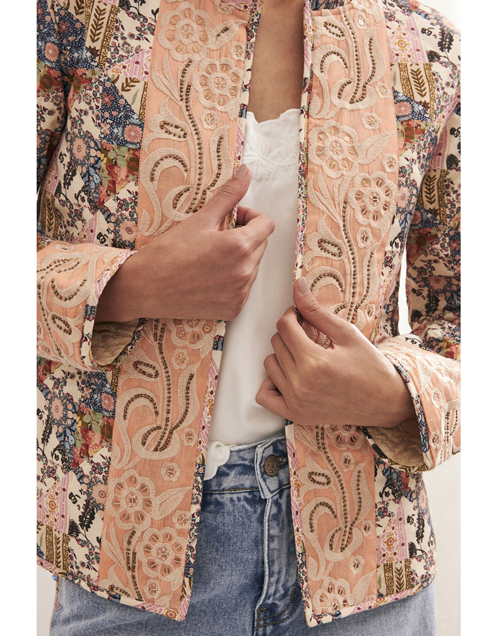 NKN Barcelona NKN Barcelona - Aretha long sleeve jacket with embroidery (Salmon)