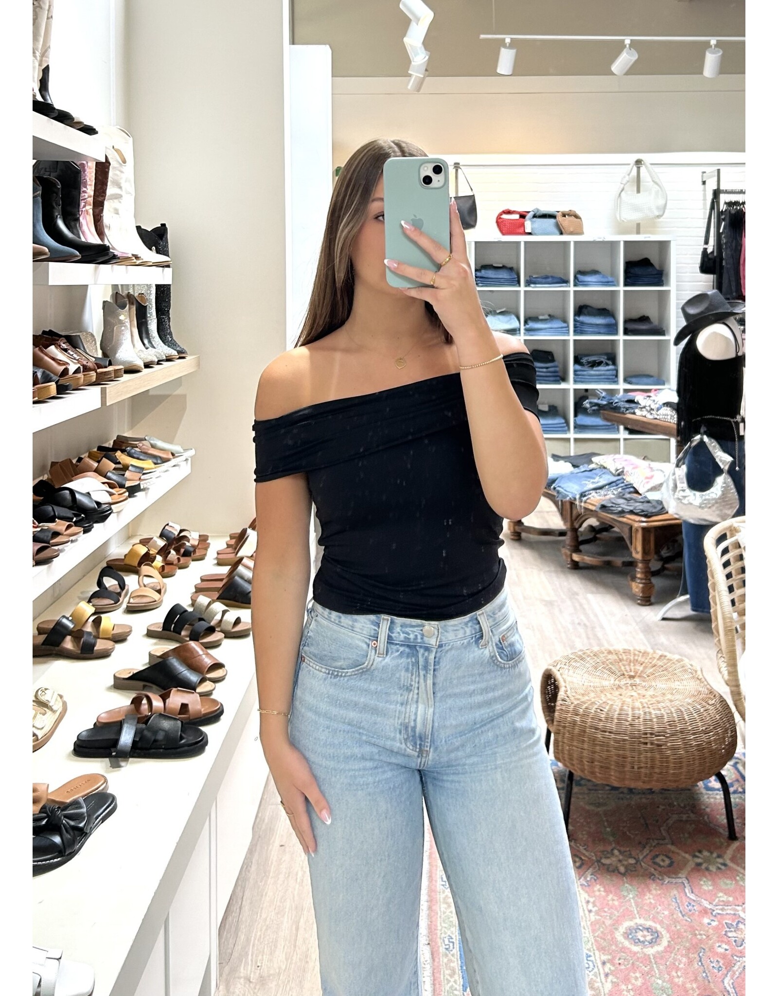 RD Style RD Style - Celesta off shoulder top (Black)