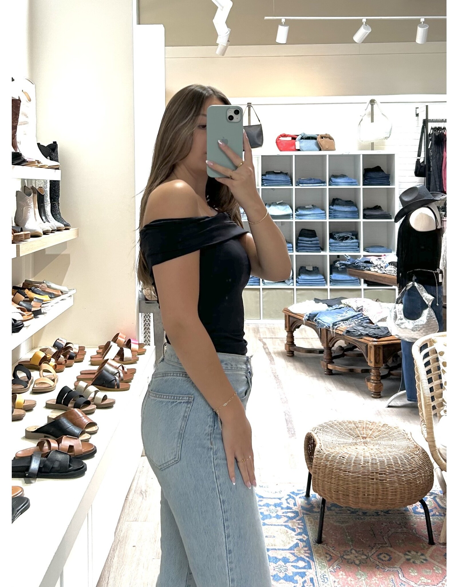 RD Style RD Style - Celesta off shoulder top (Black)