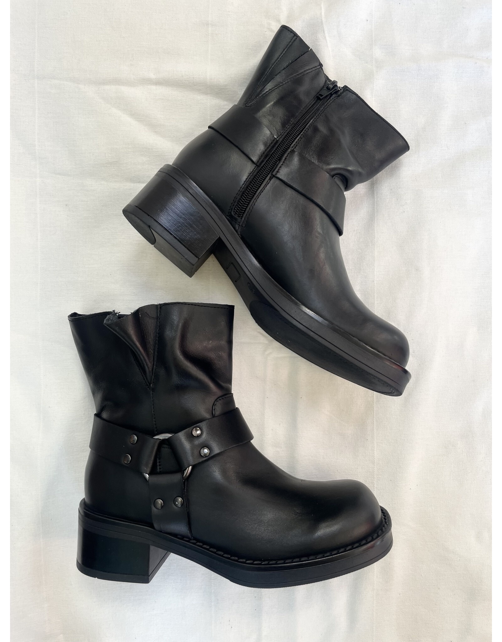 Ateliers Ateliers - Bonham (Black)