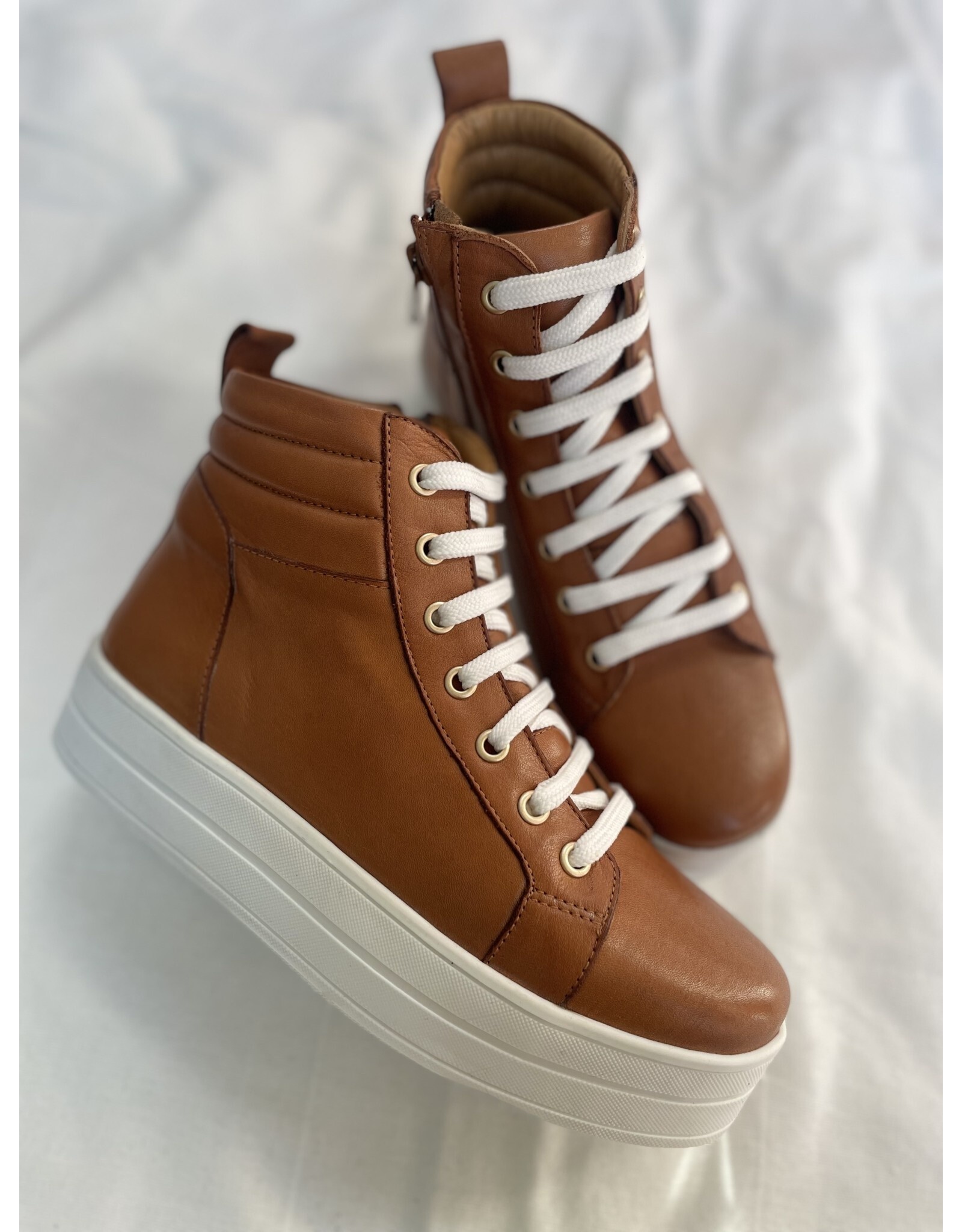 Tyche Tyche - Runaway leather sneaker (Coconut)