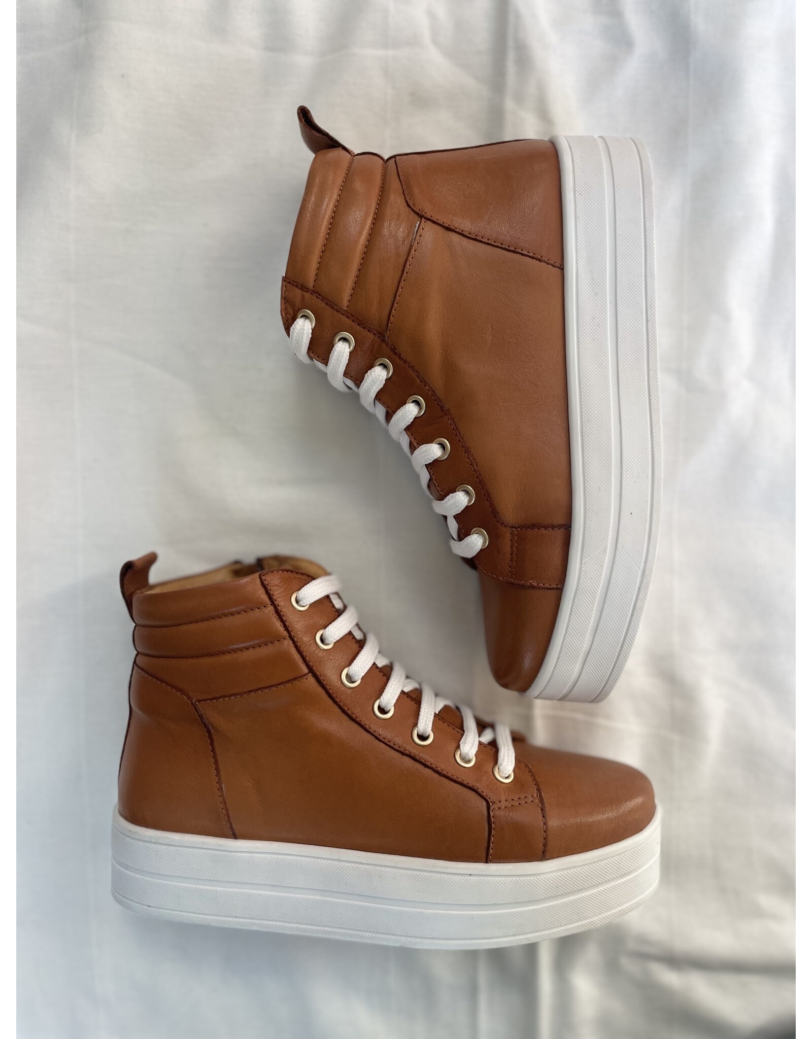 Tyche Tyche - Runaway leather sneaker (Coconut)