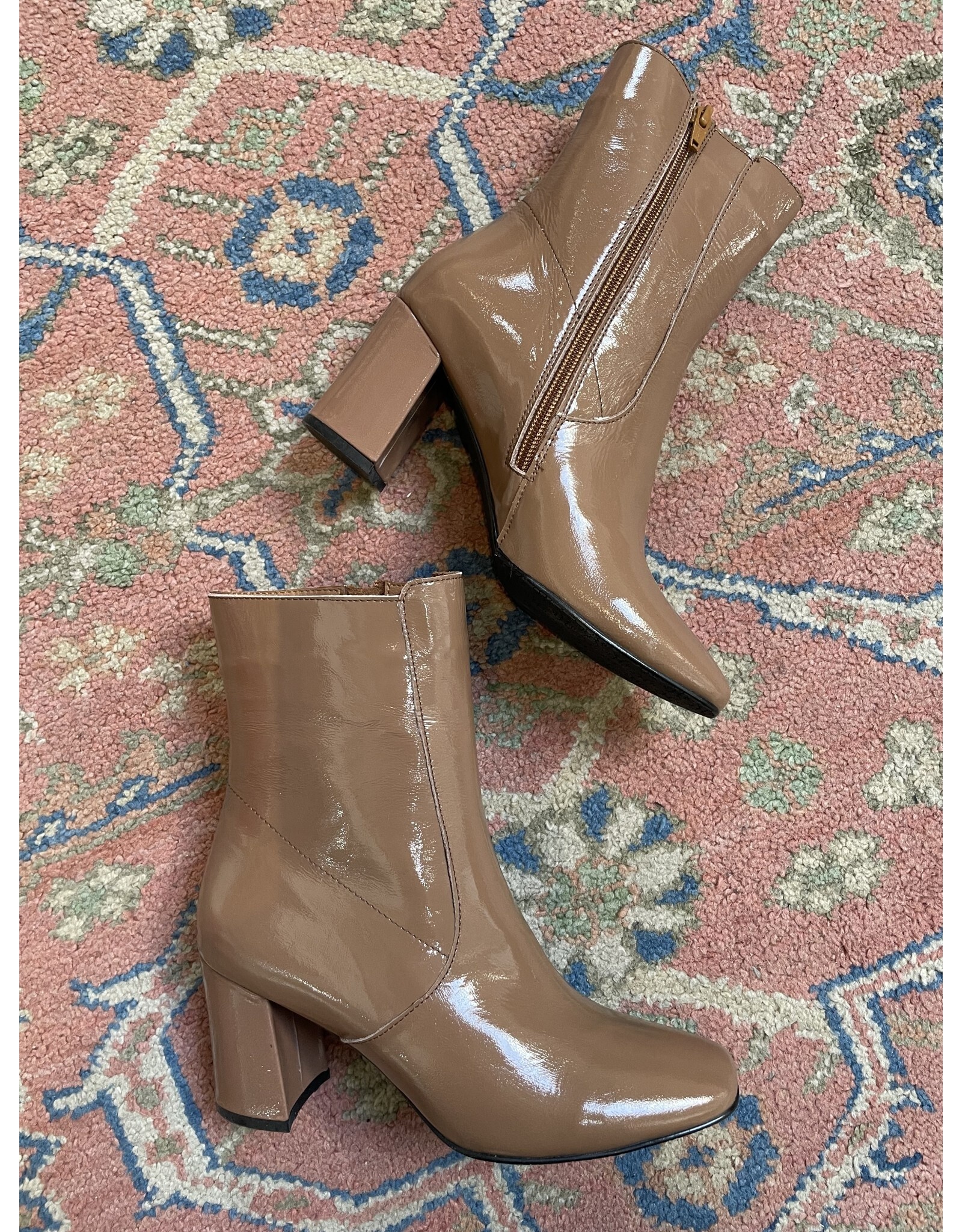 Bueno Bueno - Vivian Heeled Boot (Taupe Patent)