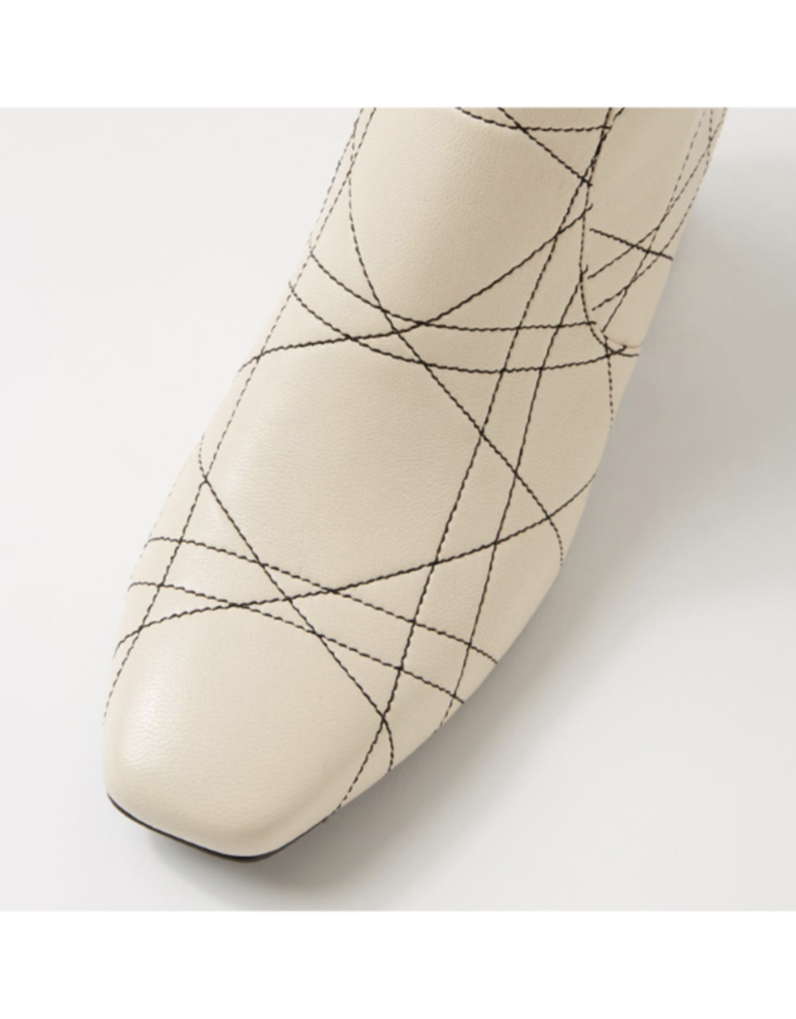 Django and Juliette Django & Juliette - Vian (Cream - Black stitch leather)