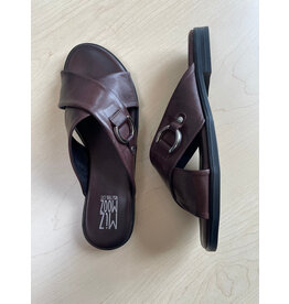 Miz Mooz Miz Mooz - Lennie (Brown)