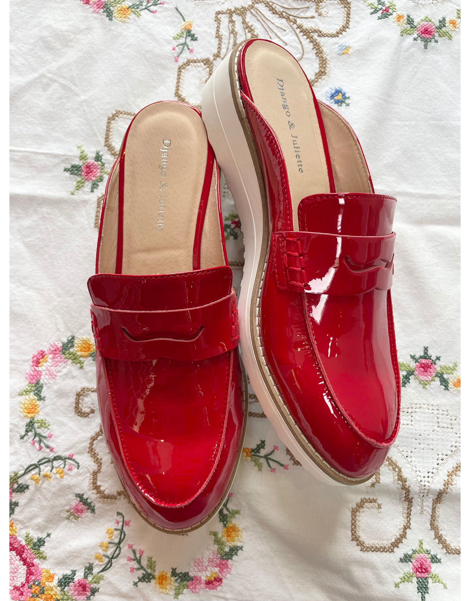 Django and Juliette Django & Juliette - Olmm (Red / White Patent Leather)