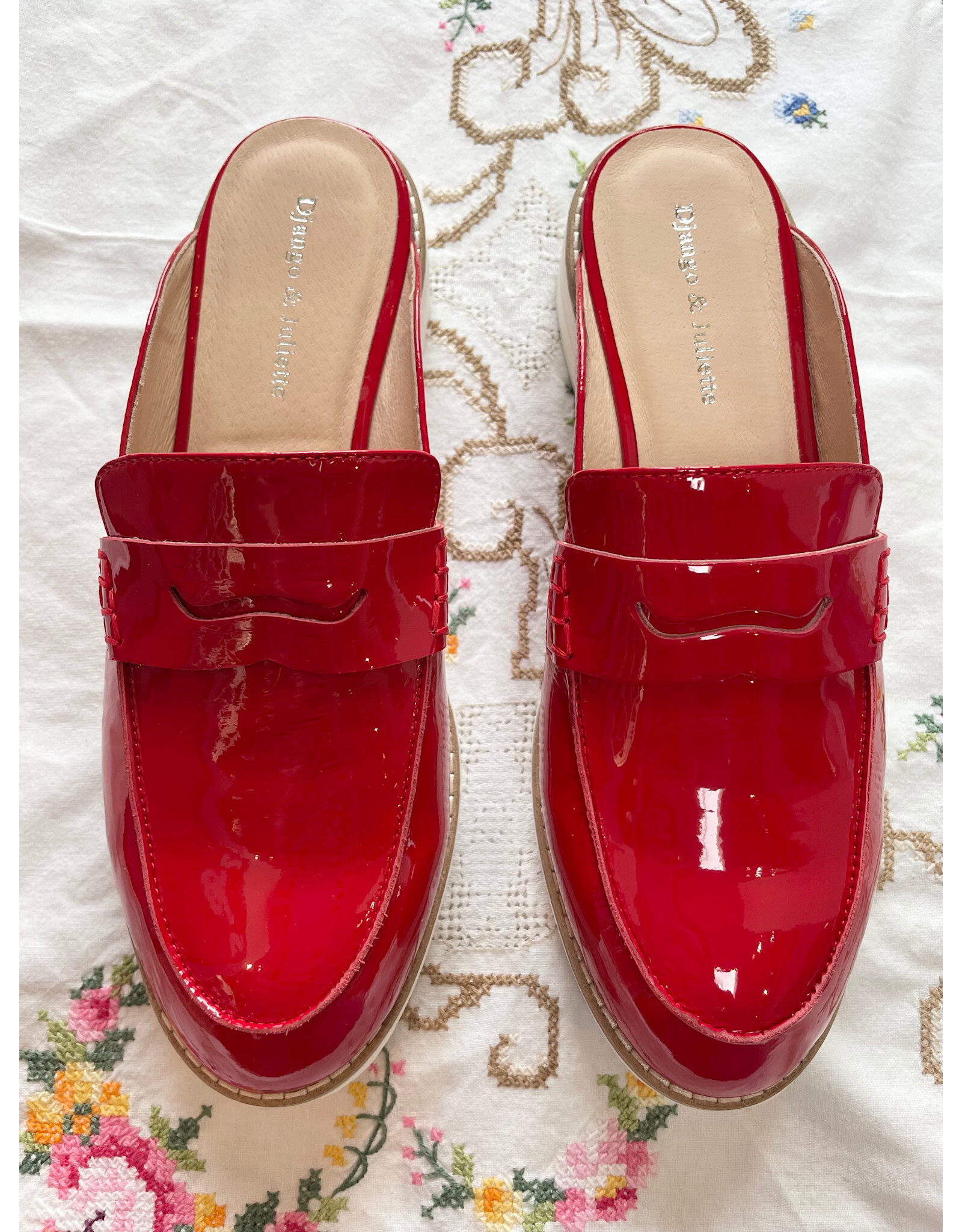 Django and Juliette Django & Juliette - Olmm (Red / White Patent Leather)