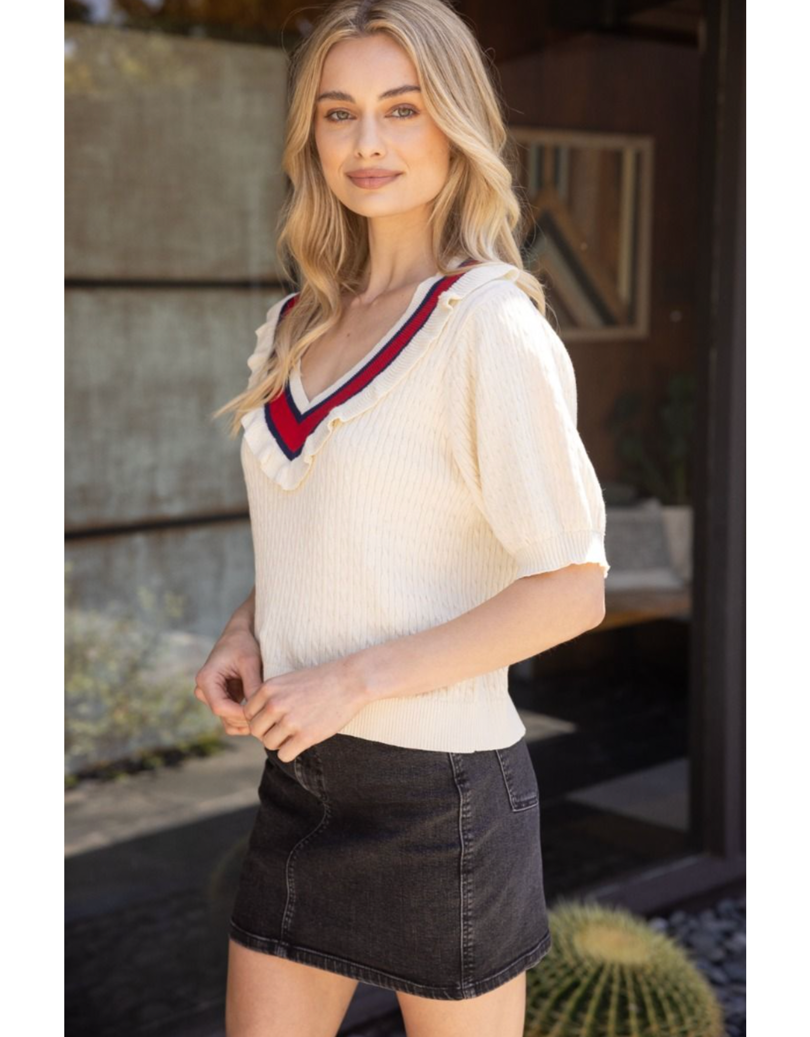 Voy Short Sleeve V-Neck Sweater (Cream)