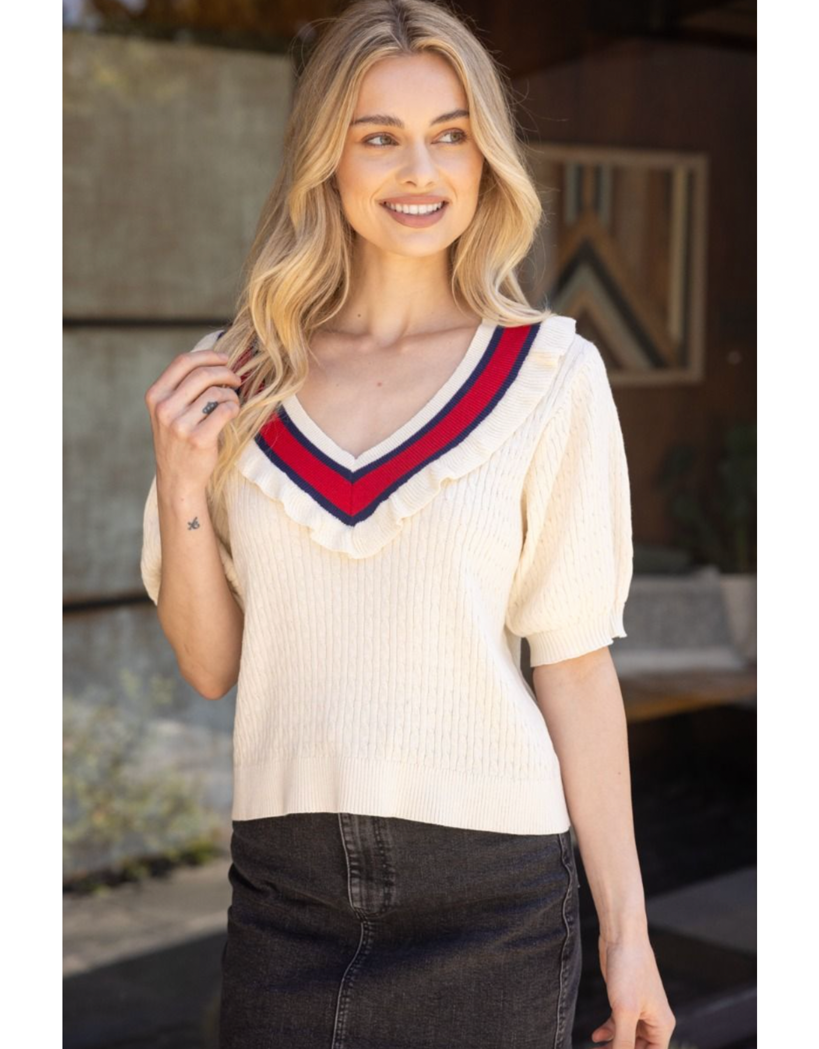 Voy Short Sleeve V-Neck Sweater (Cream)