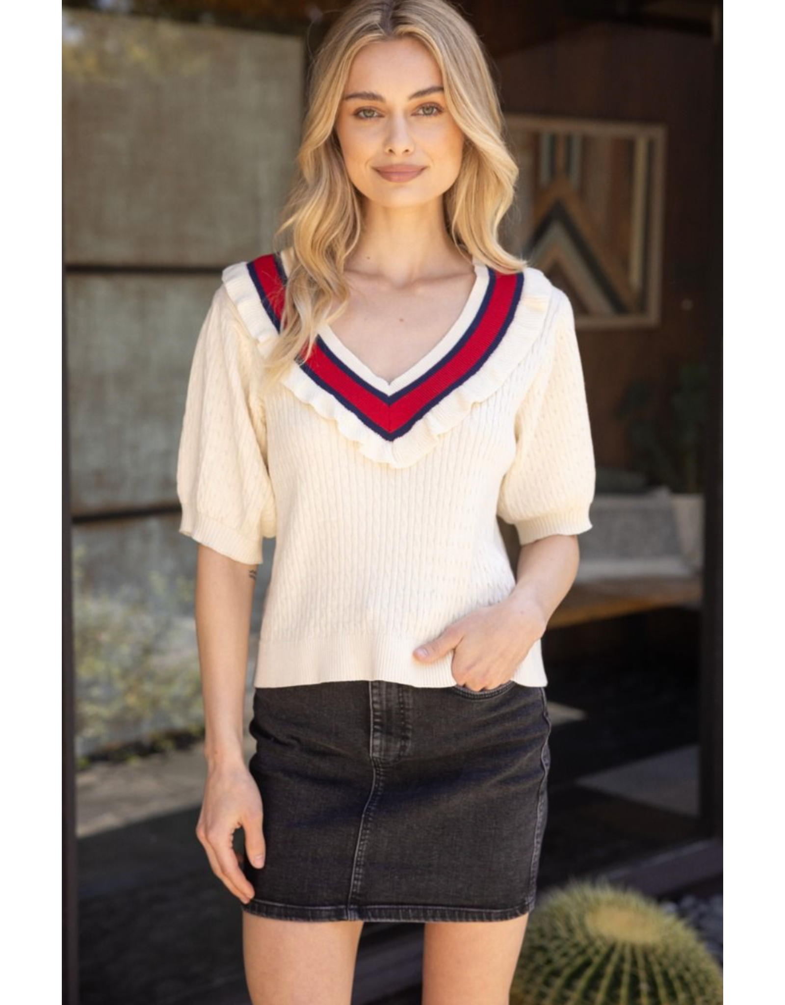 Voy Short Sleeve V-Neck Sweater (Cream)