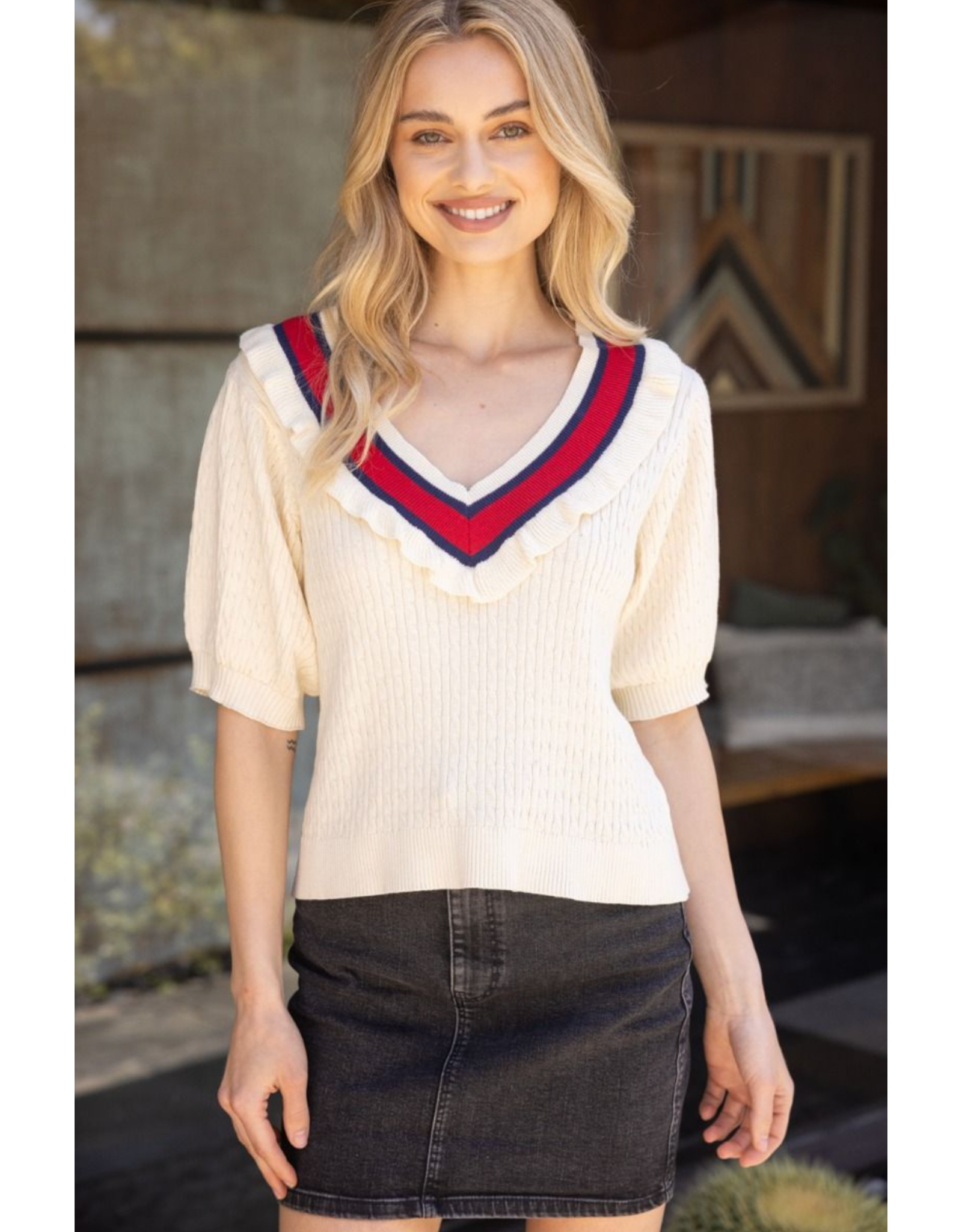 Voy Short Sleeve V-Neck Sweater (Cream)