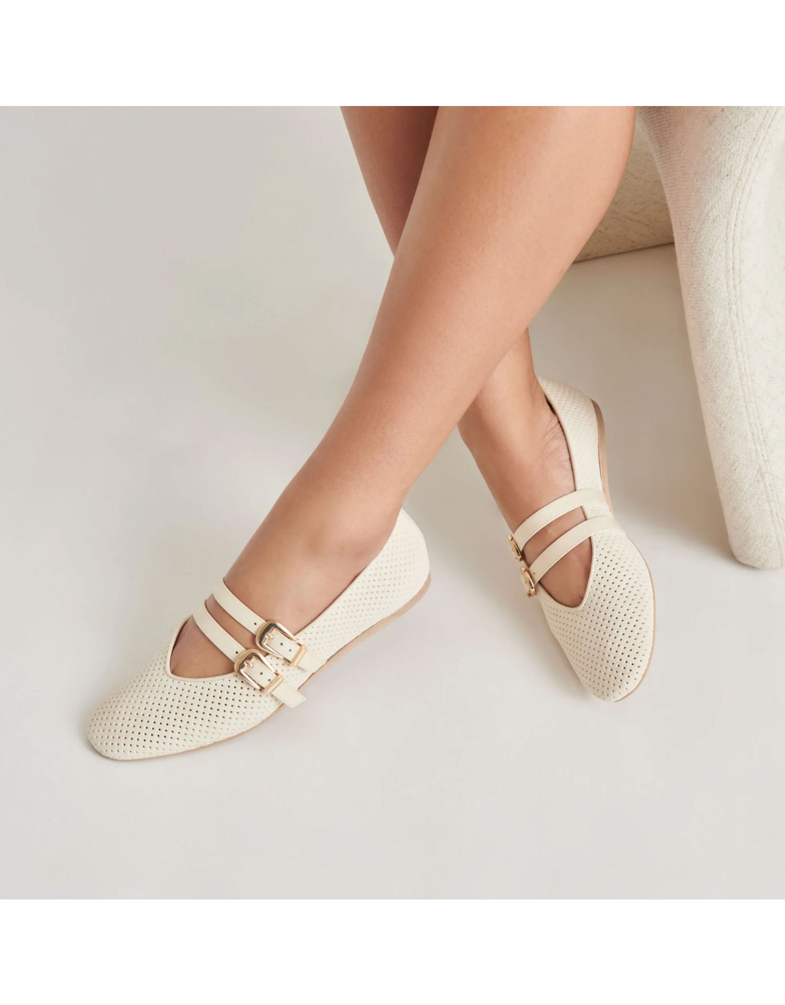 Dolce Vita Dolce Vita - Baylee Perforated Suede Flat (Bone)
