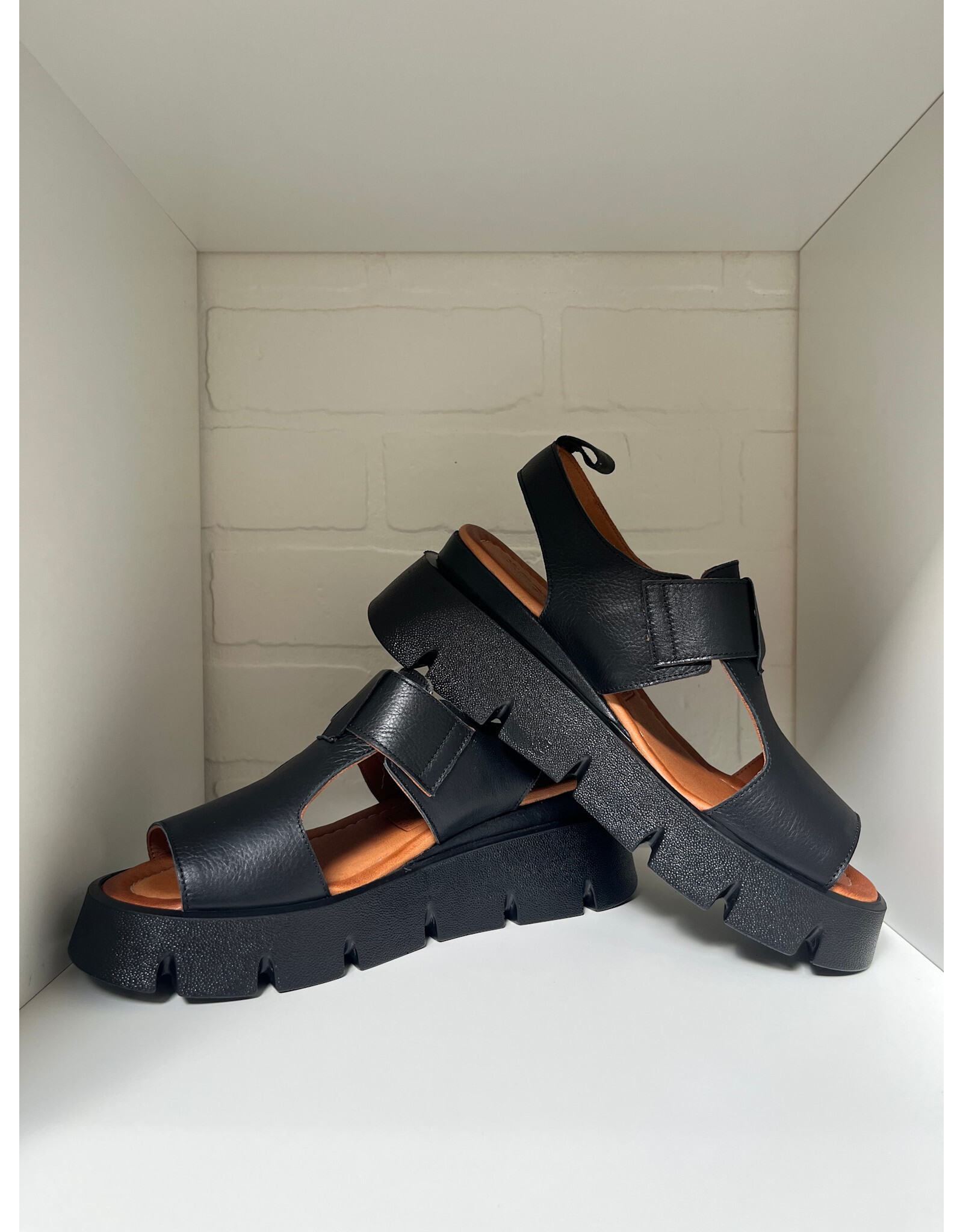 Roamers Roamers - Ulyana (Black)
