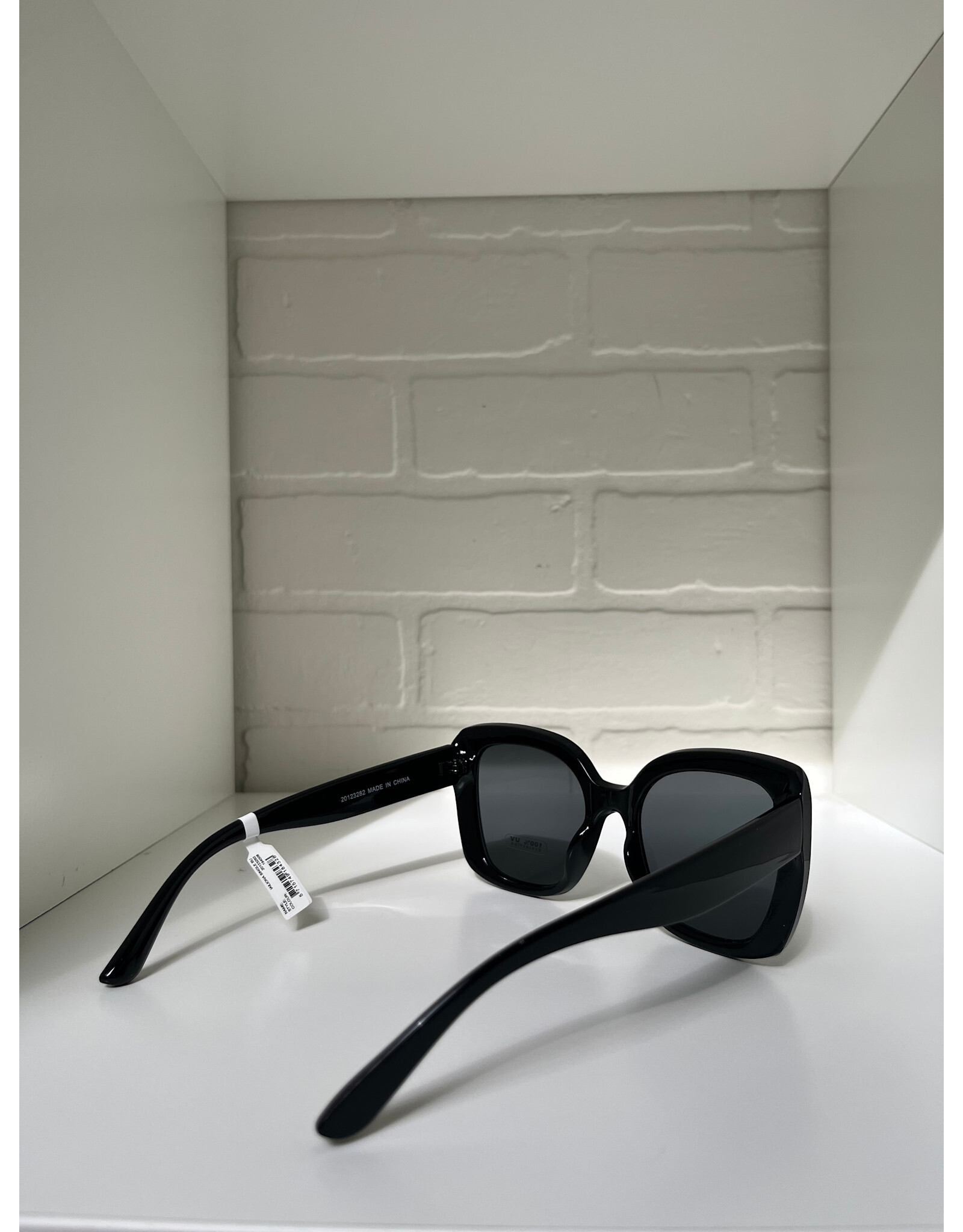 ICHI ICHI - Iliona Sunglasses (Black)