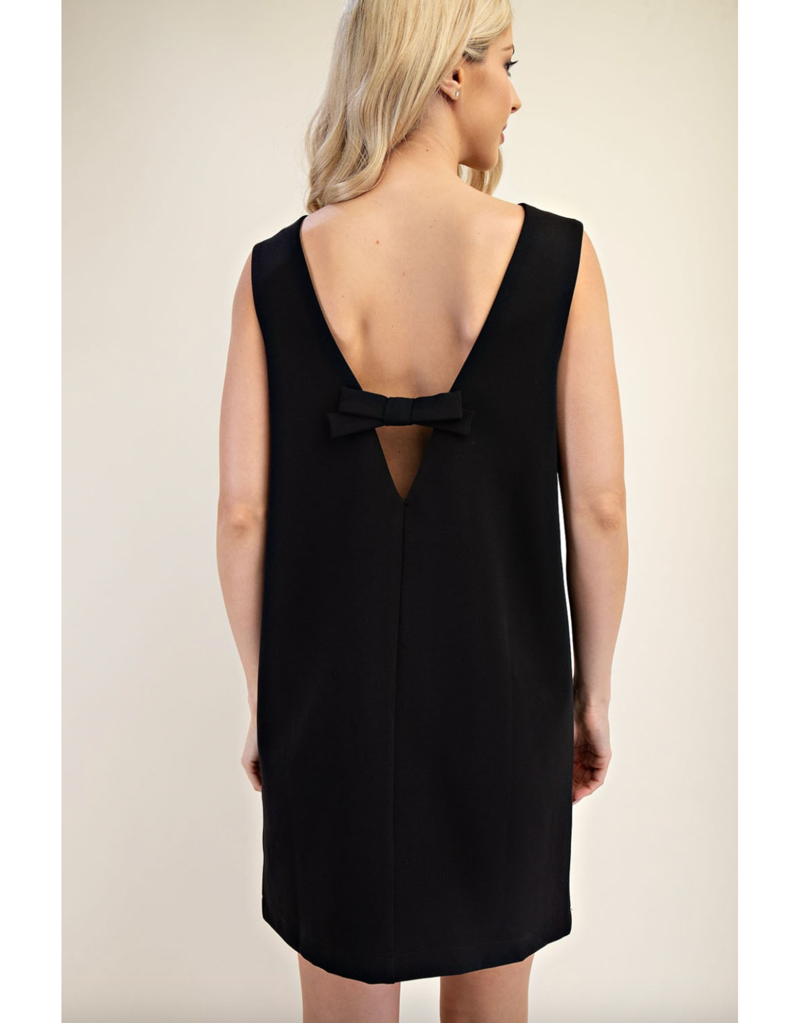 glam Round Neck Sleeveless Mini Dress (Black)