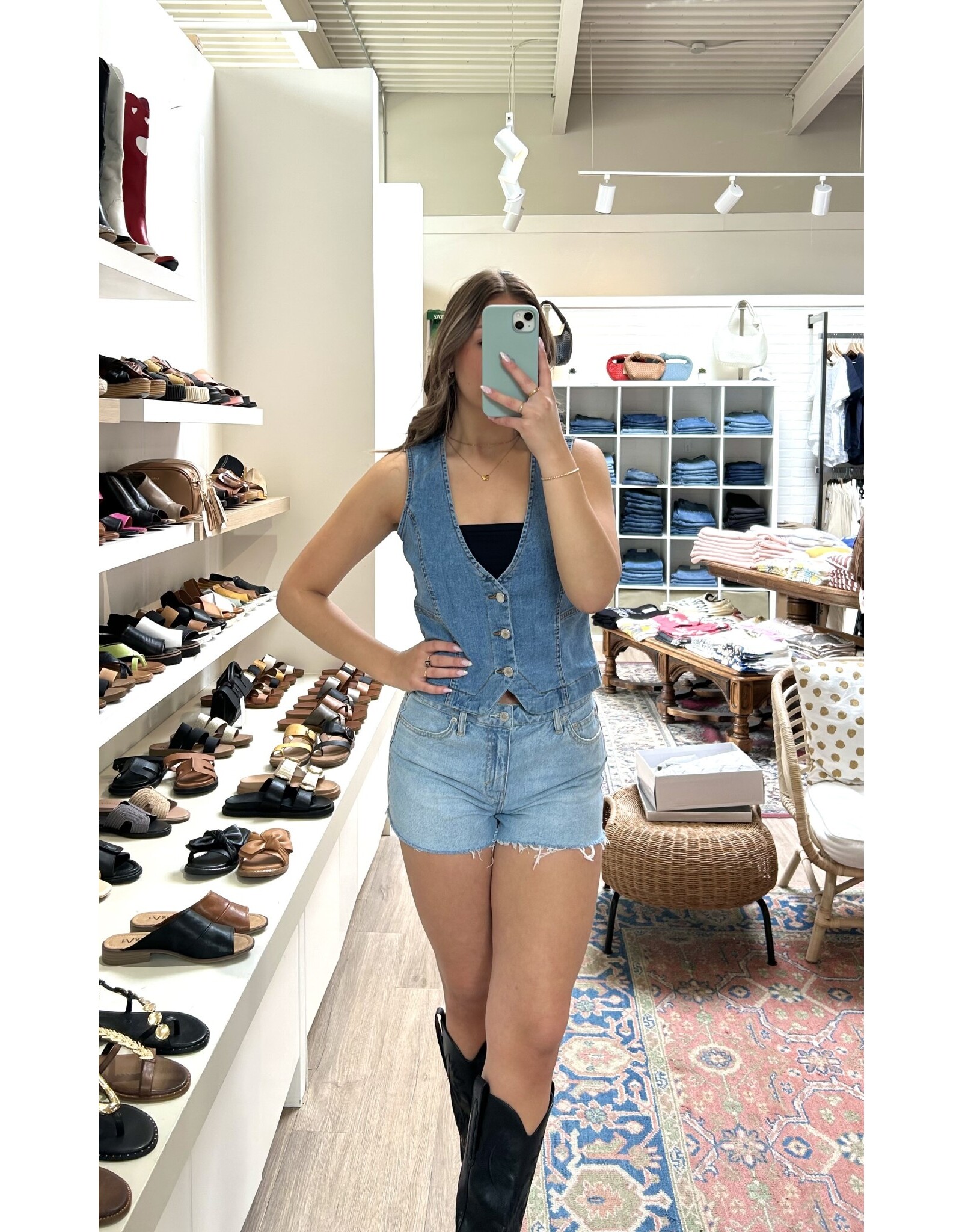 b.young b.young - Komma Denim Waistcoat (Light Blue)