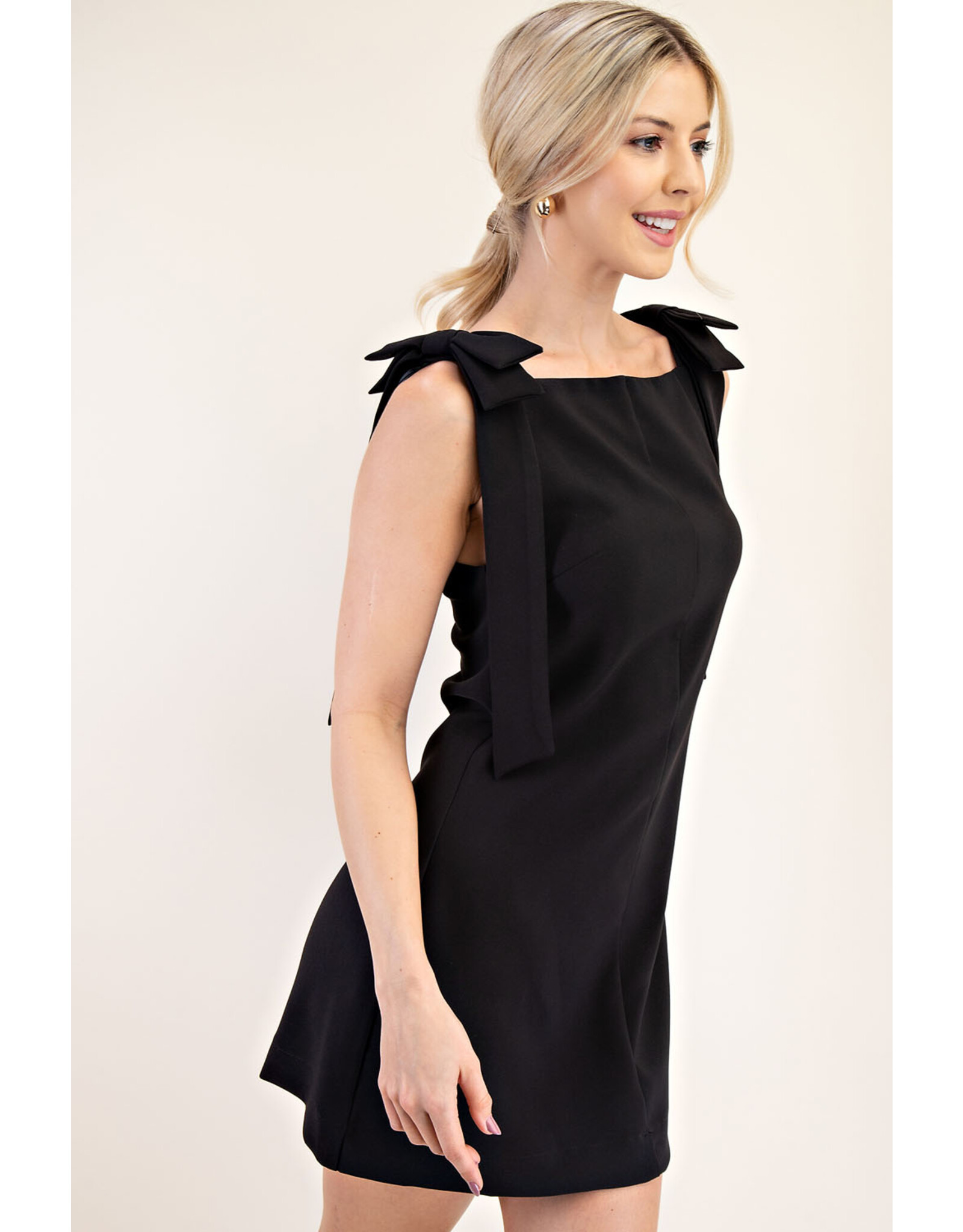 glam Straight Neckline Bow Dress (Black)