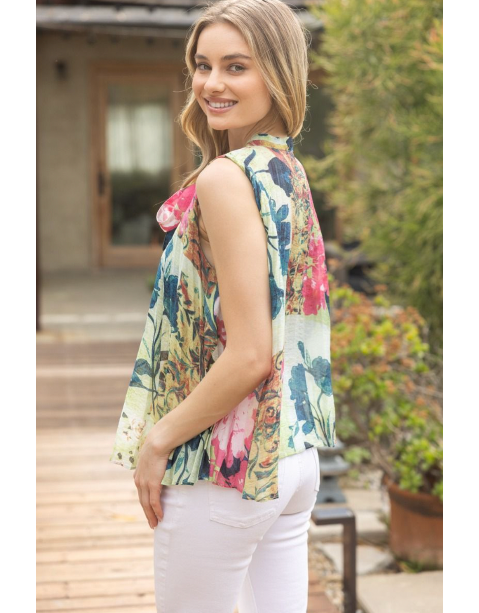 Voy Floral Print Sleeveless Pleated Top (Green)