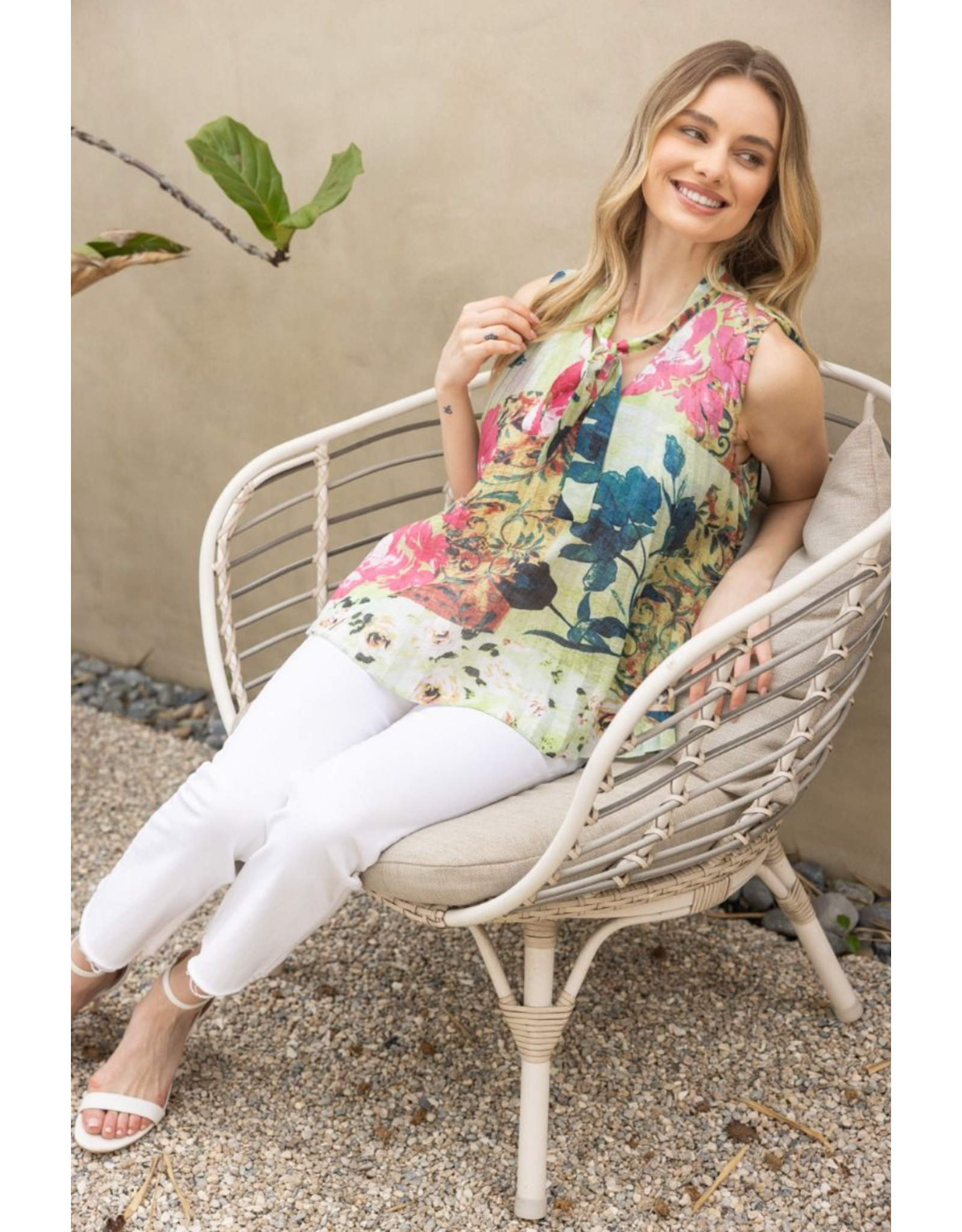Voy Floral Print Sleeveless Pleated Top (Green)