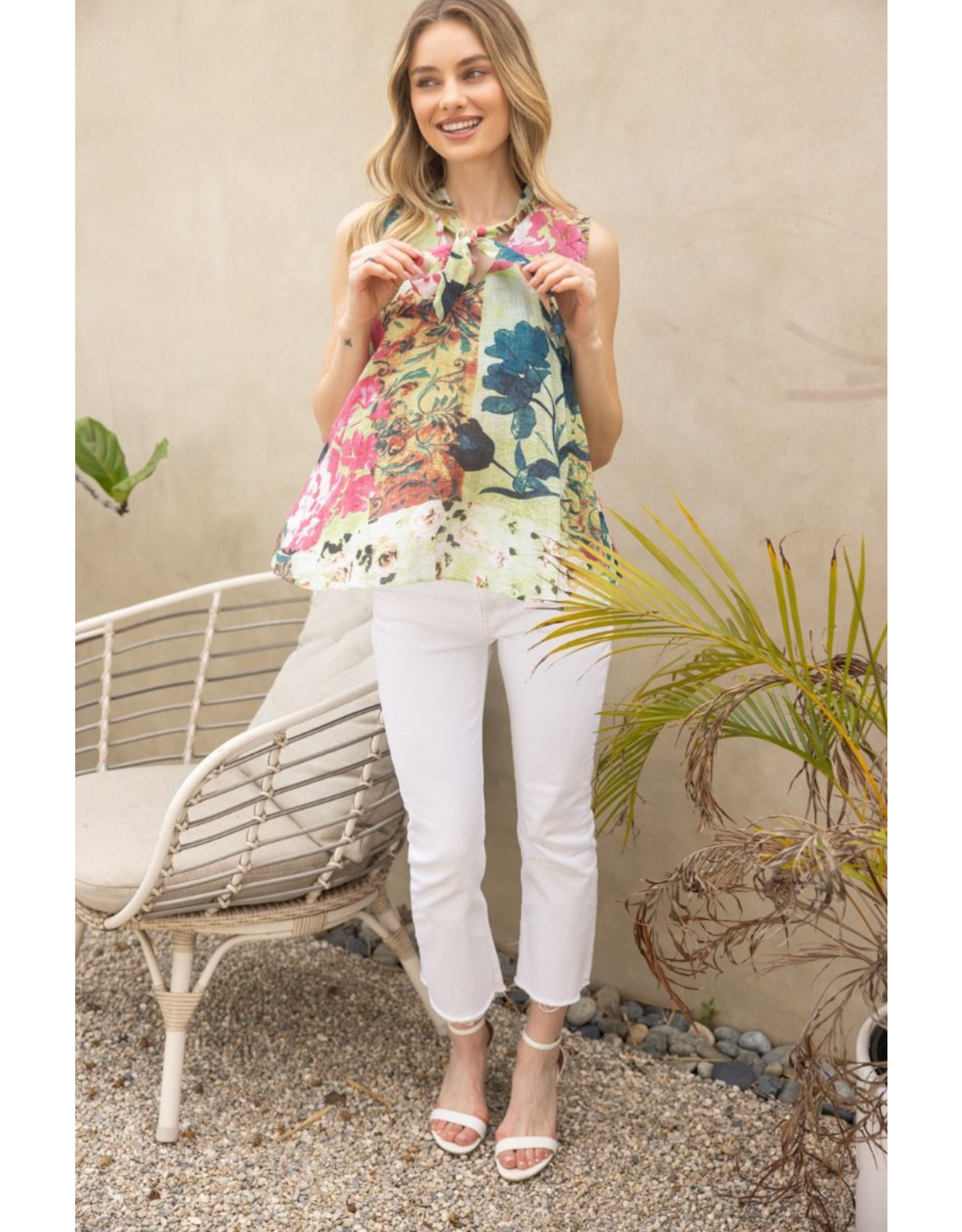 Voy Floral Print Sleeveless Pleated Top (Green)