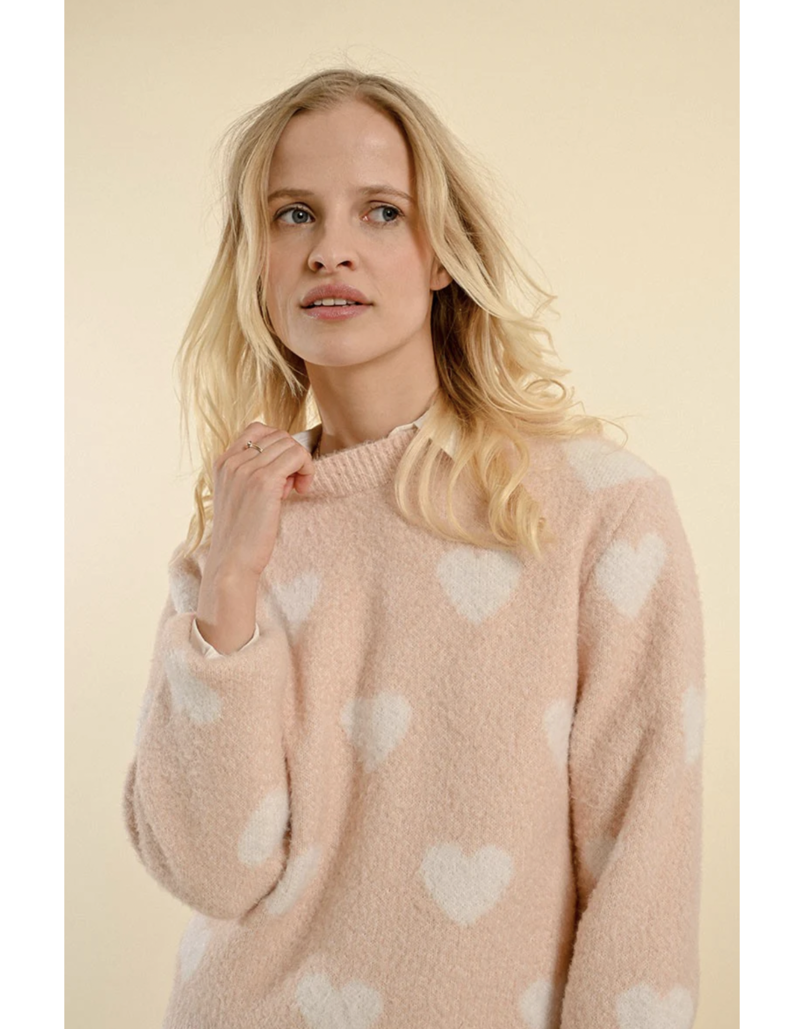 Molly Bracken Molly Bracken - Heart Print Sweater (Light Pink)