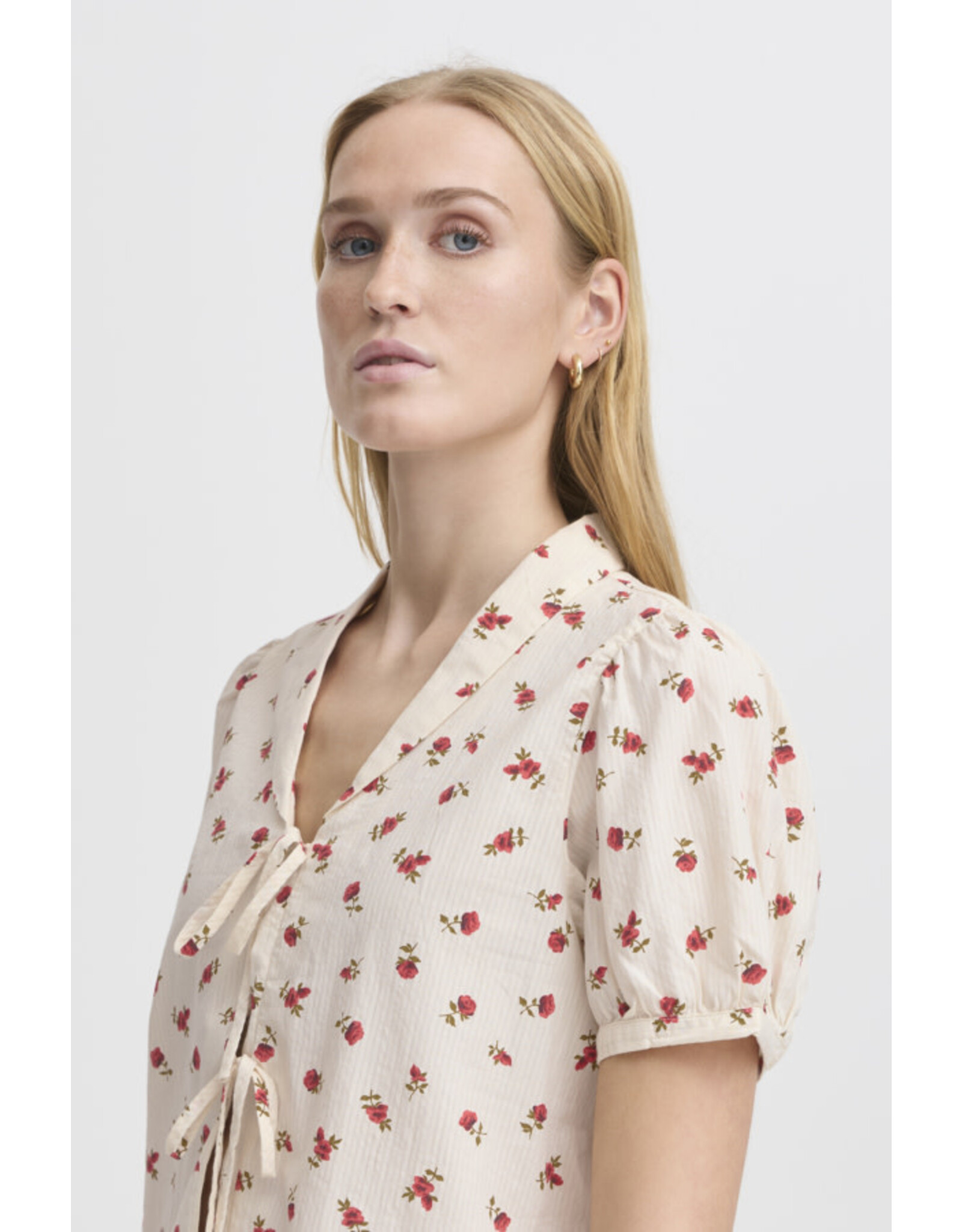 ICHI ICHI - Rosey Shirt (Geranium Flower)